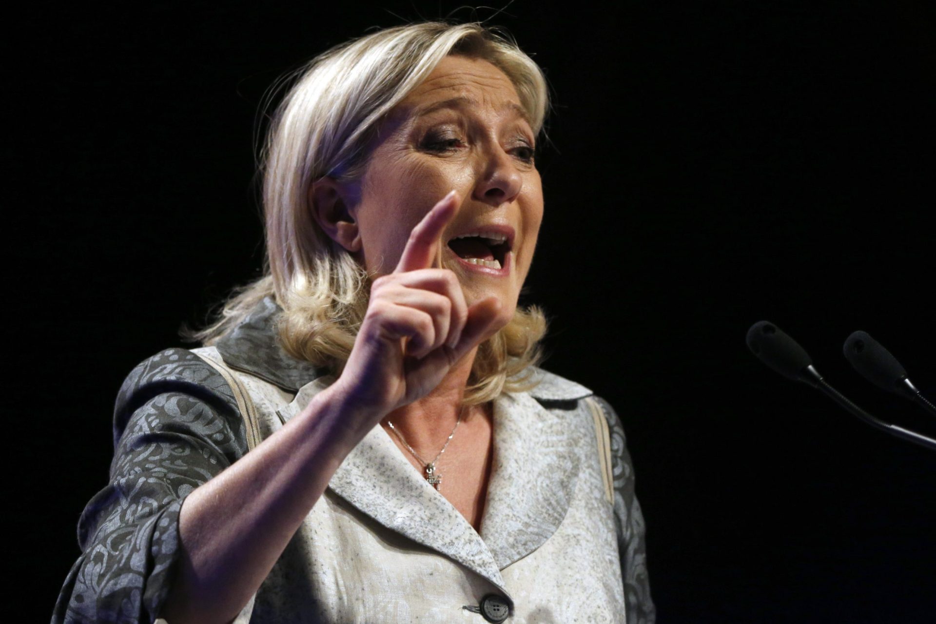 Marine Le Pen venceria a primeira volta das presidenciais francesas