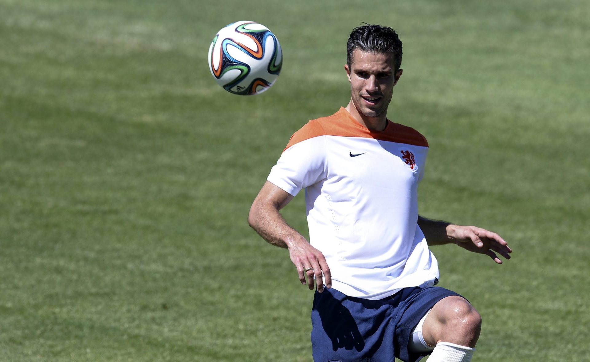 Van Persie, o ‘Ronaldinho’ das raquetes de praia