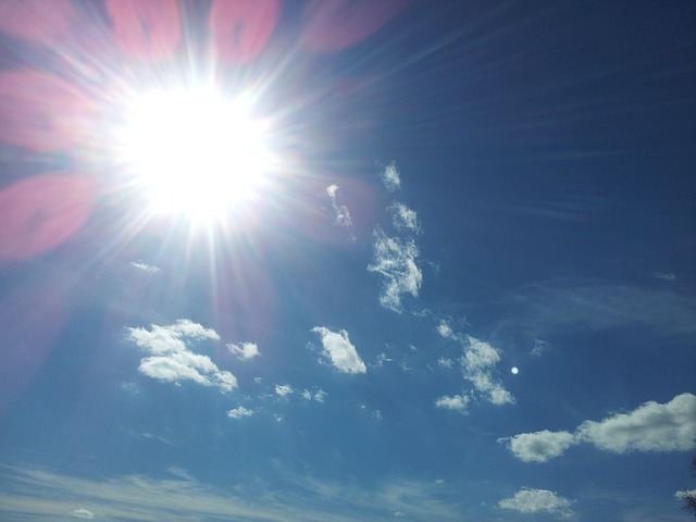 Céu limpo e temperaturas altas em todo o continente