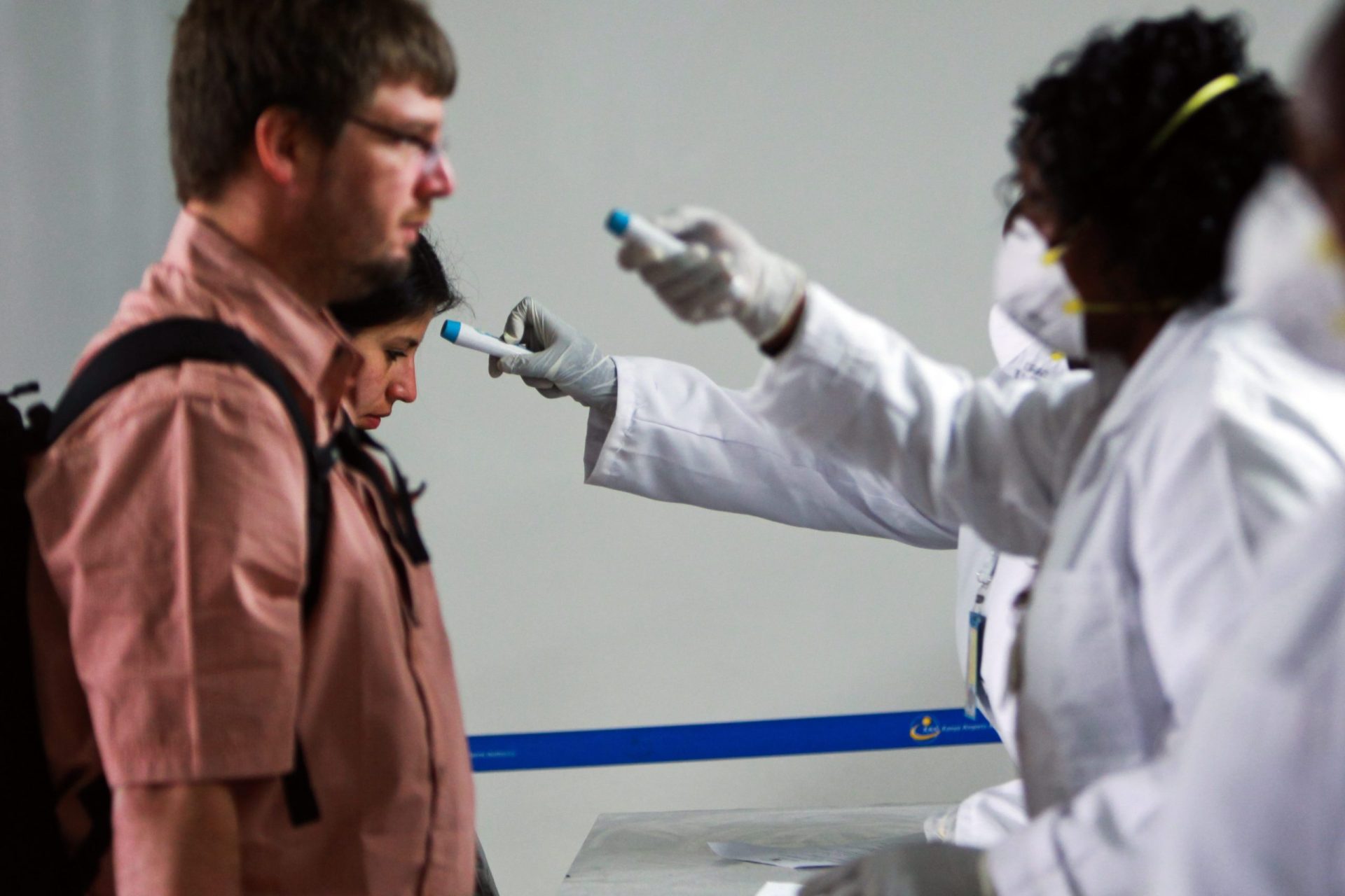Ébola causa apreensão nos aeroportos portugueses