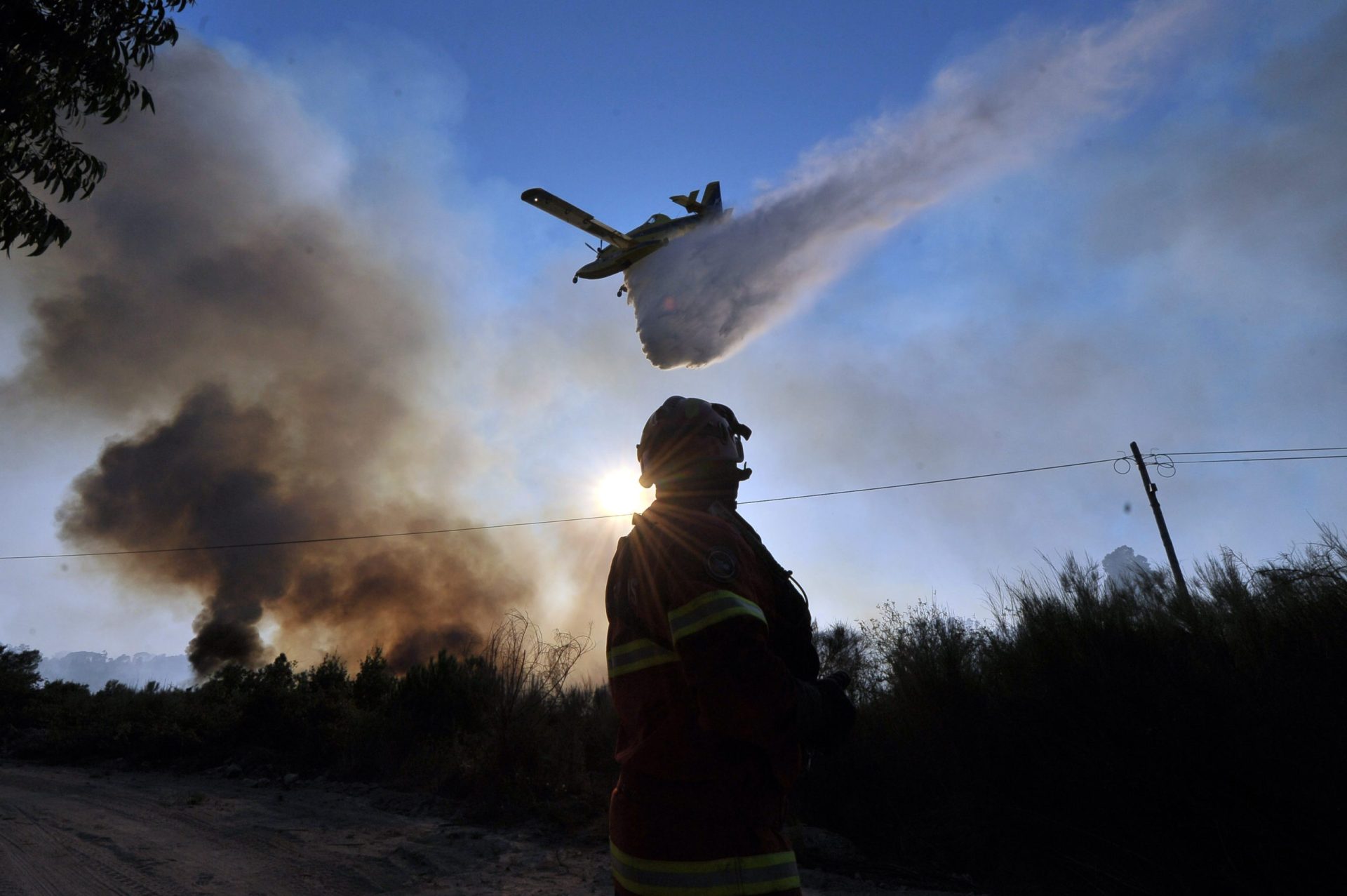 Incêndio na Guarda activo há mais de 12 horas