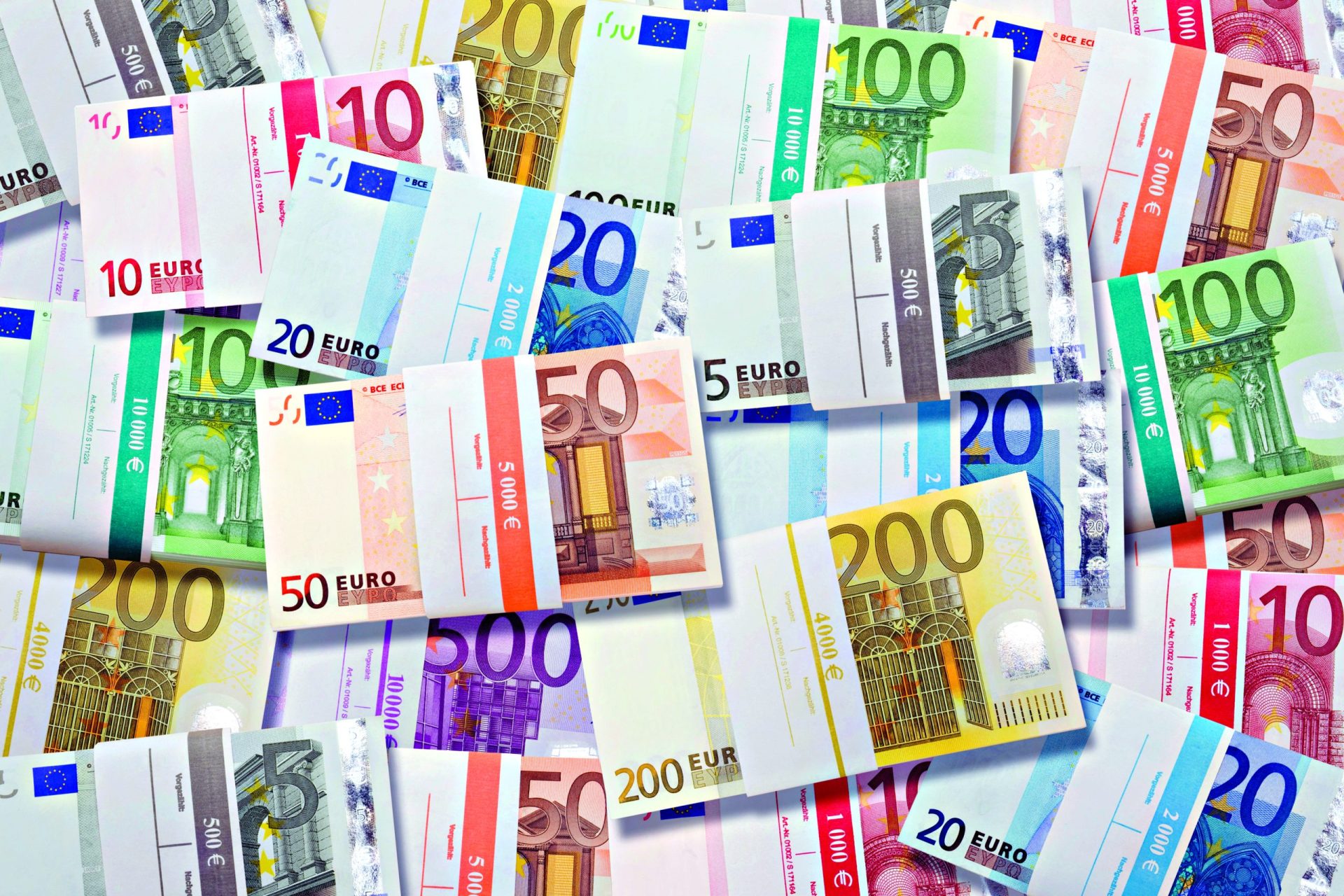 Portugal coloca 1.000 milhões de euros de dívida a juros mais baixos