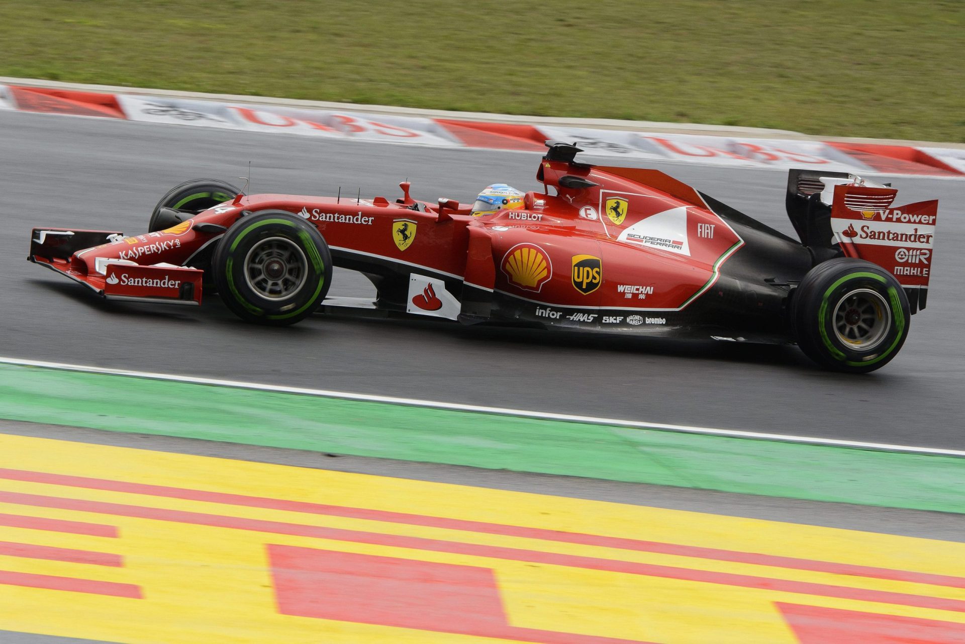Ferrari em crise e sem andamento