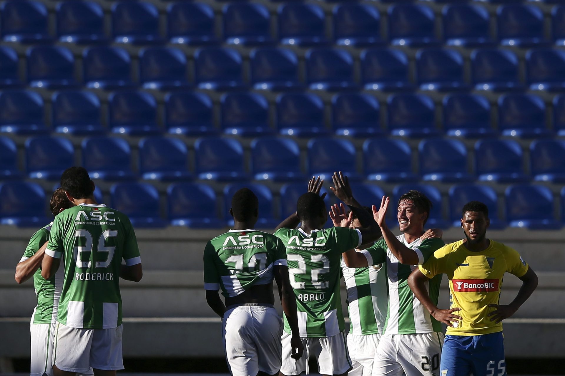 Estoril goleado em casa pelo Rio Ave