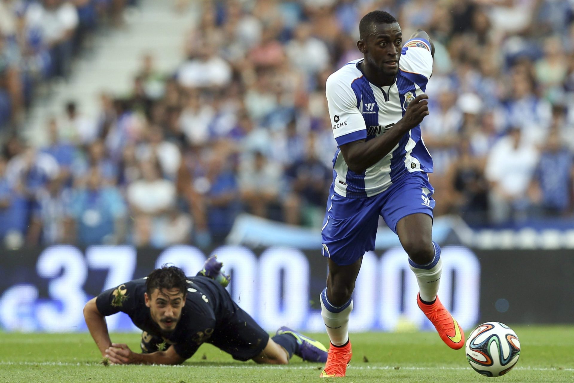 FC Porto vence Moreirense ao ritmo de Jackson Martínez