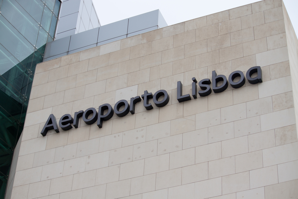 Ébola: Passageiros provenientes da Serra Leoa passaram pelo Aeroporto de Lisboa