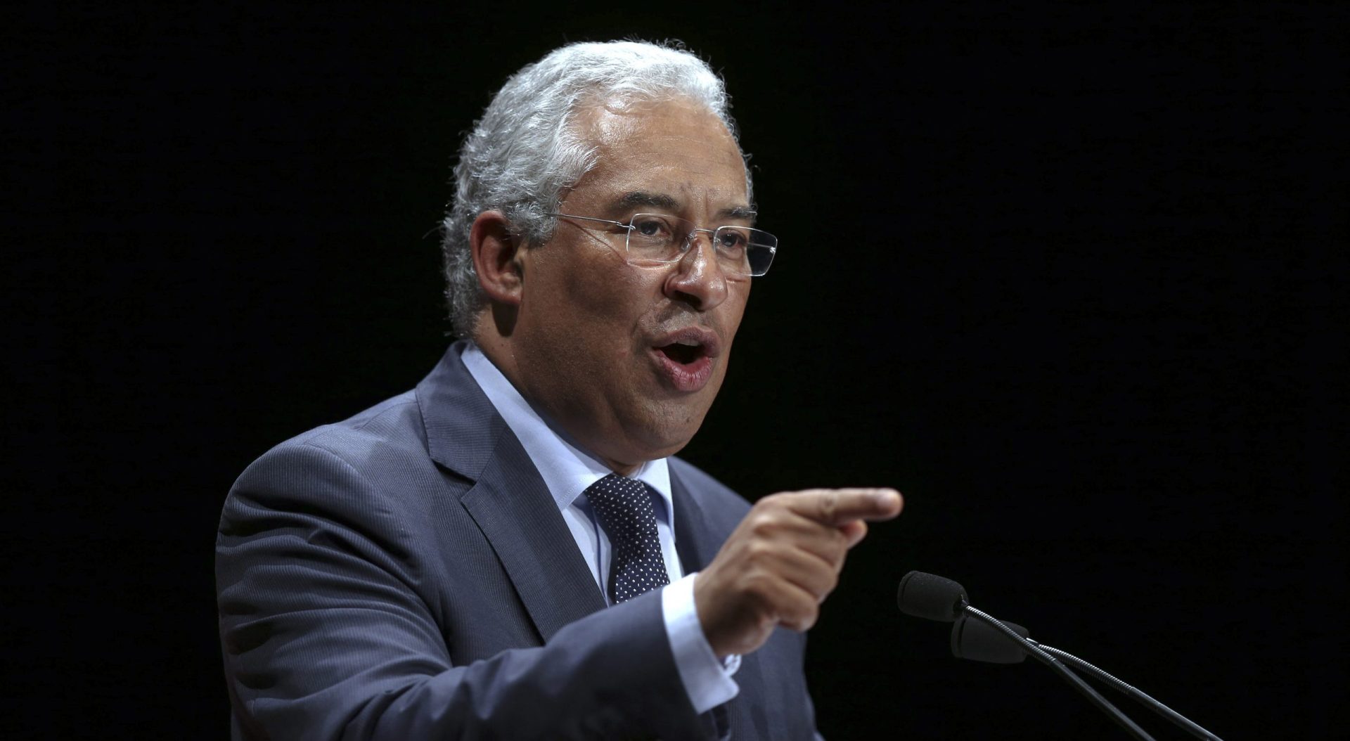 António Costa exige ao Governo explicações sobre “riscos” do BES