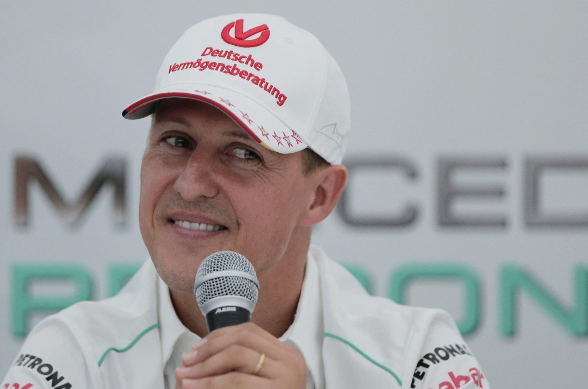Suspeito de roubar ficha clínica de Schumacher encontrado morto