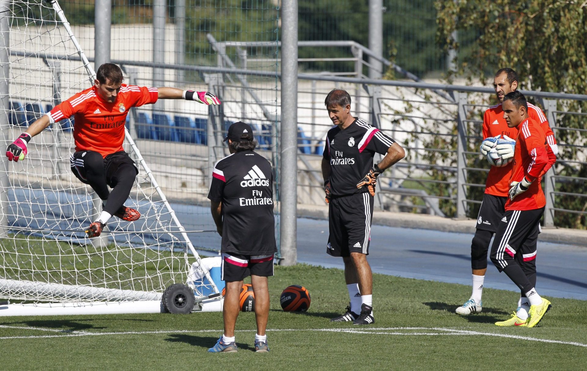 Qual a diferença entre Keylor Navas e Iker Casillas?