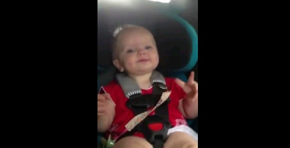 A música ideal para o seu bebé não chorar no carro