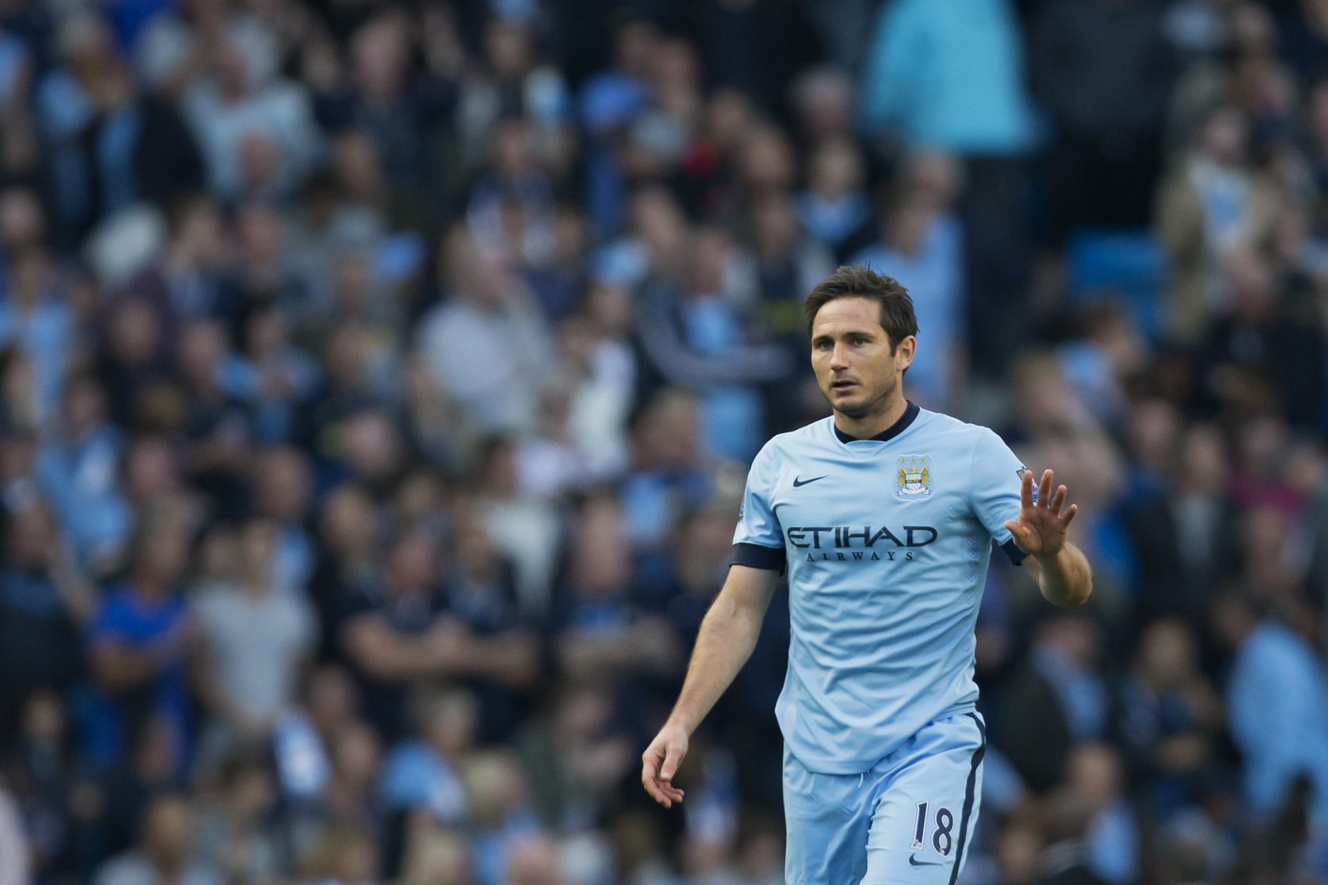 Lampard saltou do banco do City para trair o Chelsea