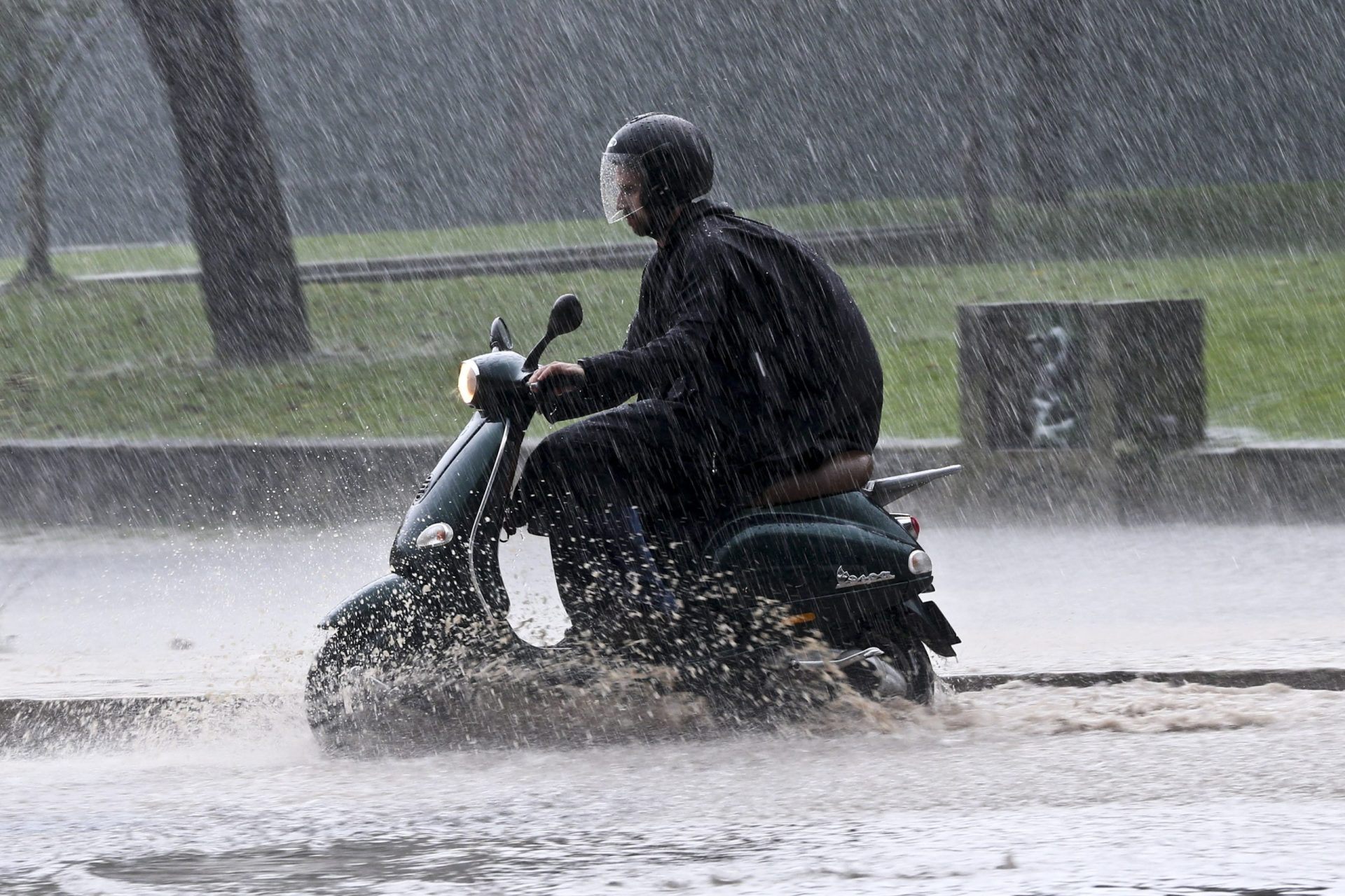 Pequenas inundações em Lisboa devido à chuva de segunda-feira