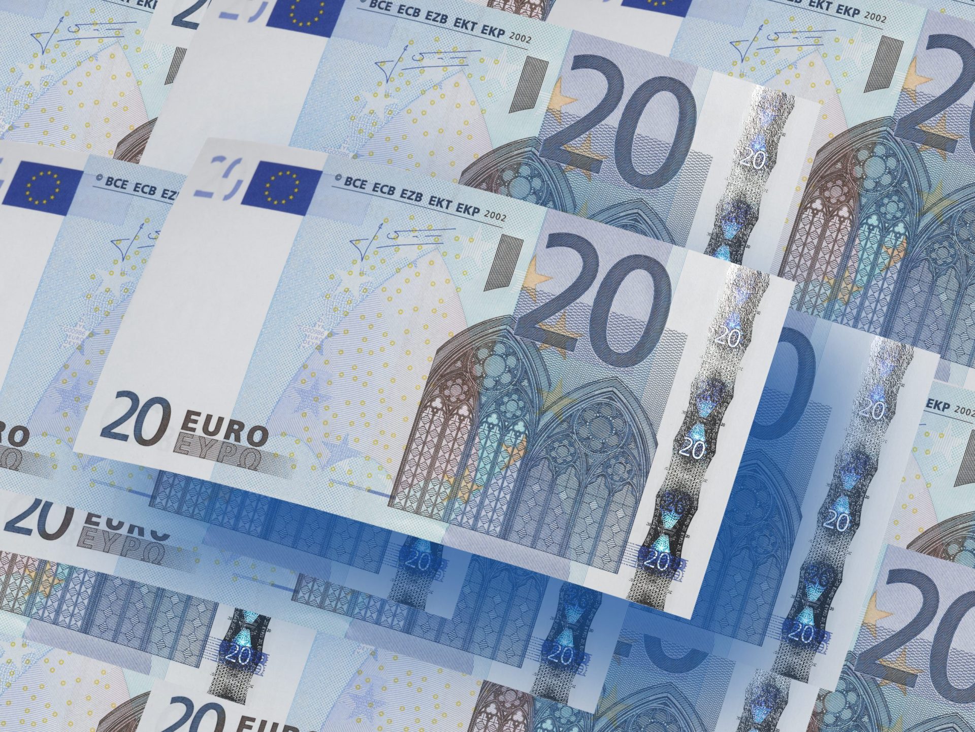 Notas de 20 e 50 euros são as mais falsificadas: saiba como evitá-las