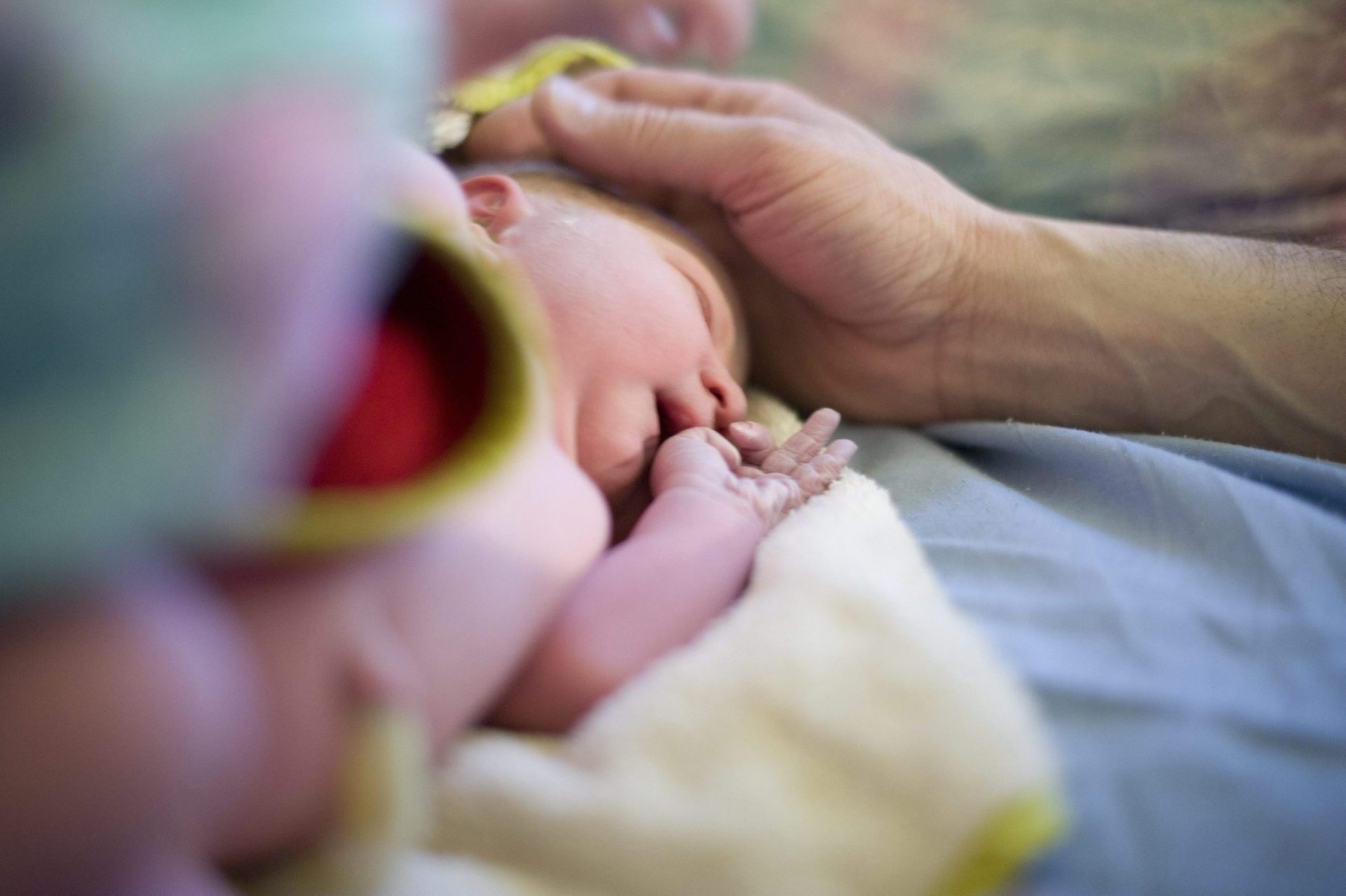 Menor abandona filho recém-nascido no hospital