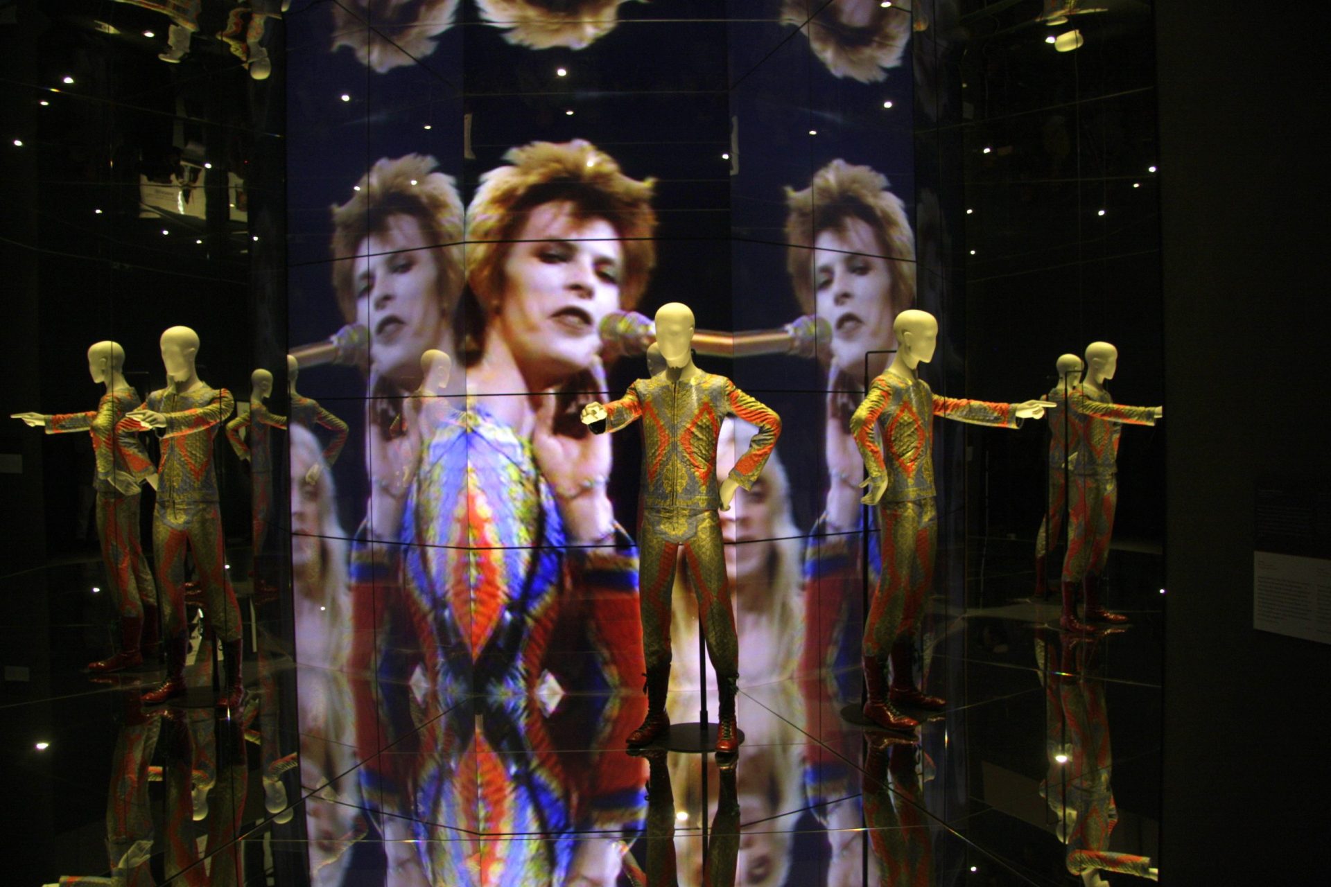 Bowie regressa aos discos em Novembro