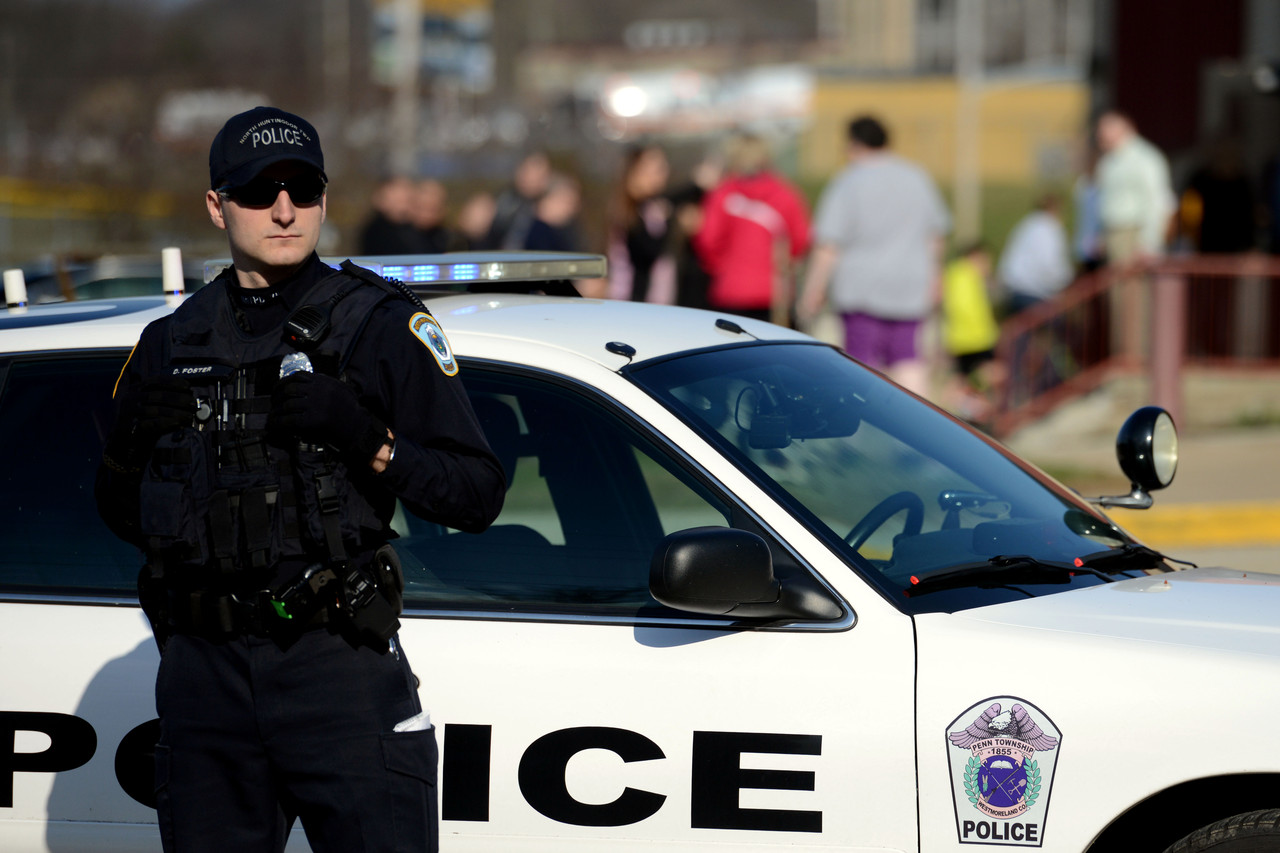 Polícia dos EUA descobre 39 imigrantes ilegais fechados num camião no Texas