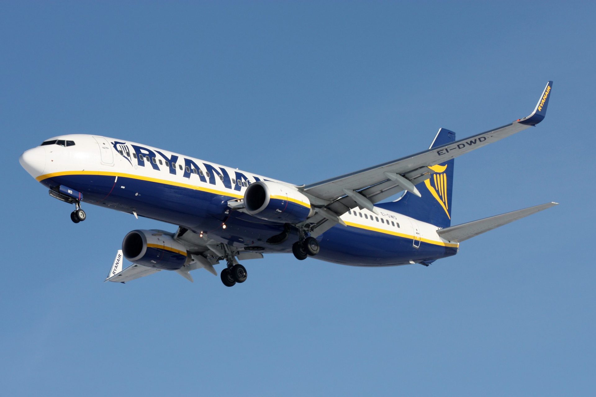 Avião da Ryanair aterra de emergência em Faro