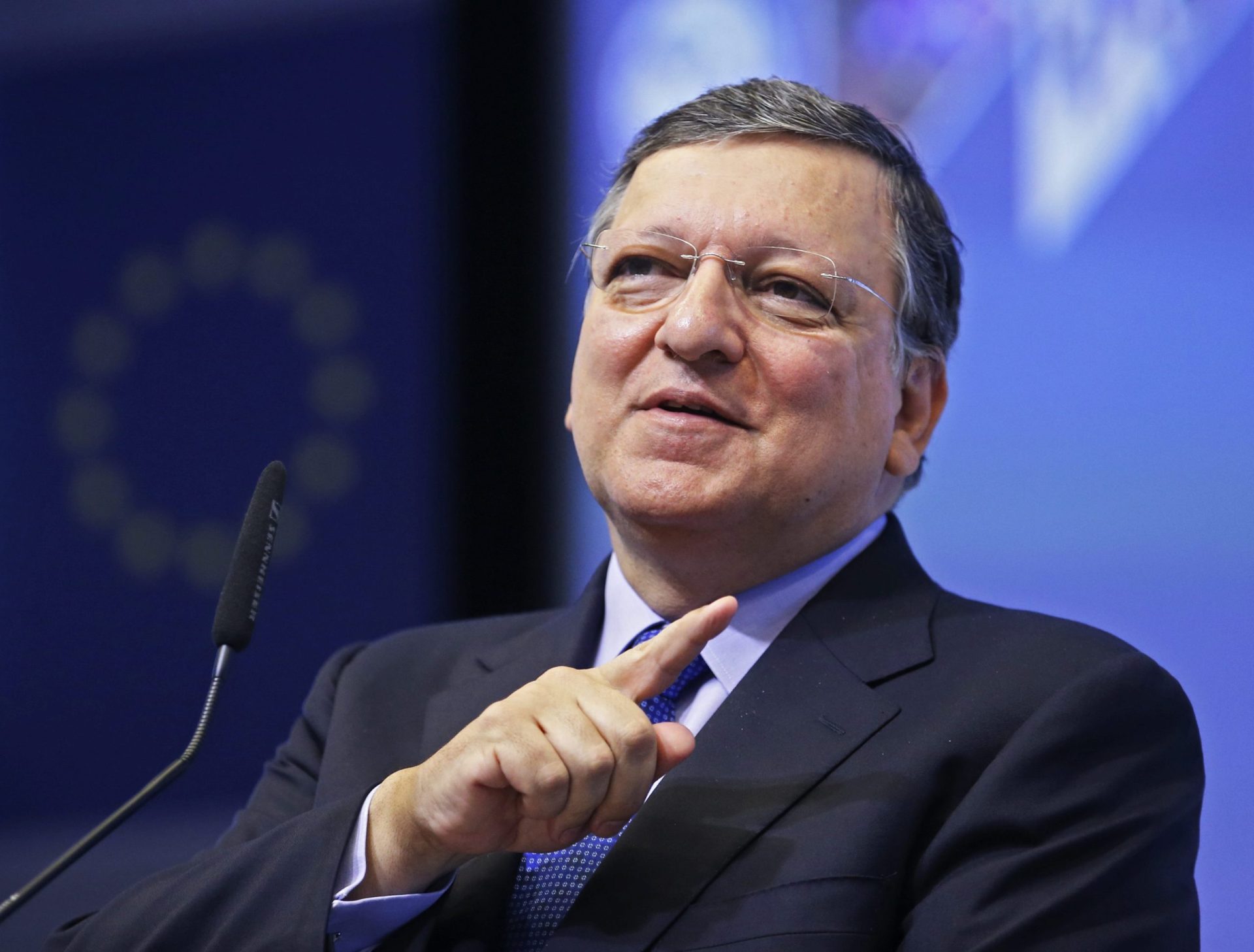 Durão Barroso alerta para custos de um Governo do PS com o PCP e BE