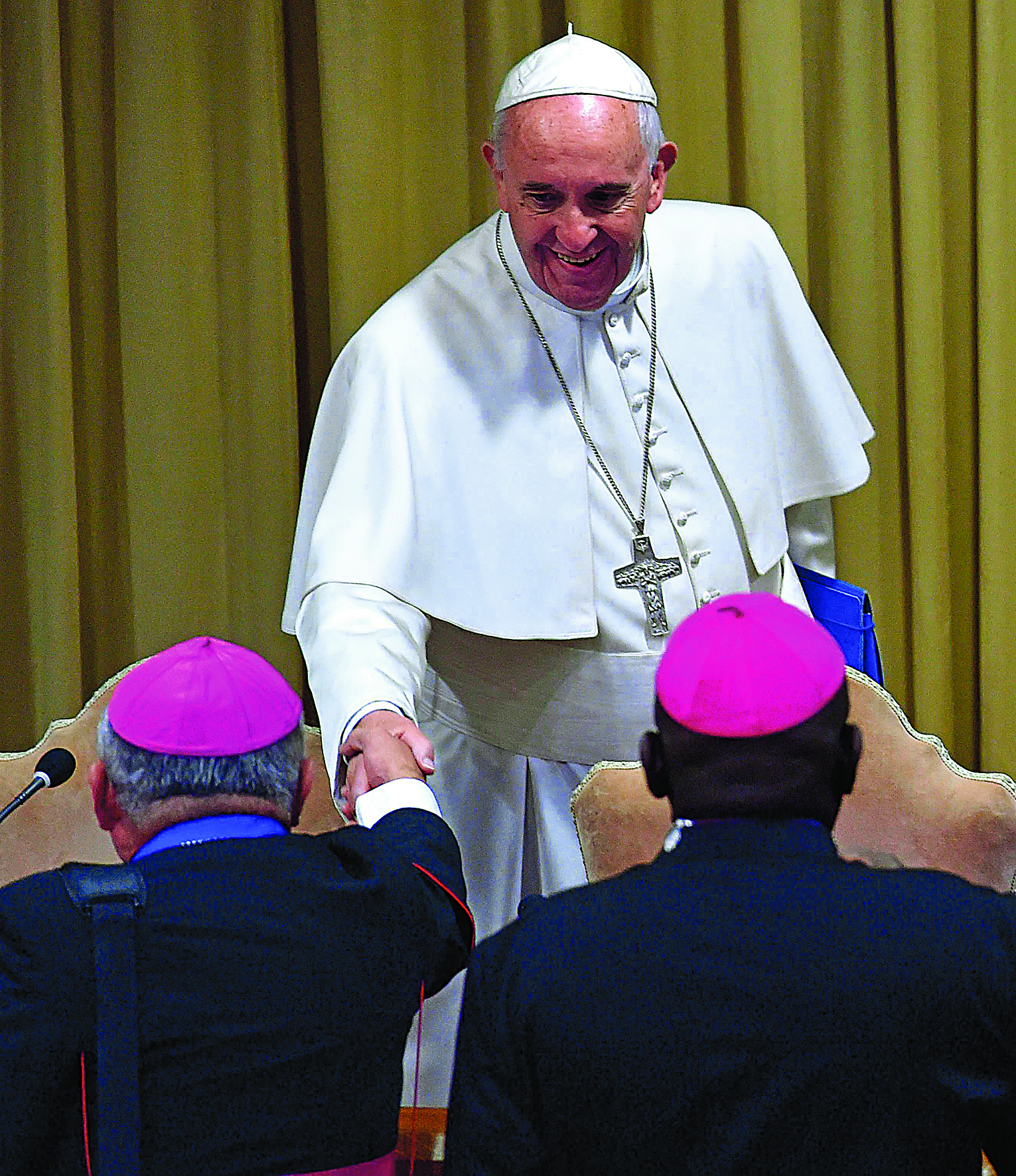 Padres e bispos divididos sobre convulsão no sínodo
