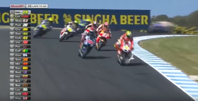Gaivota quase provoca tragédia no Moto GP [vídeo]