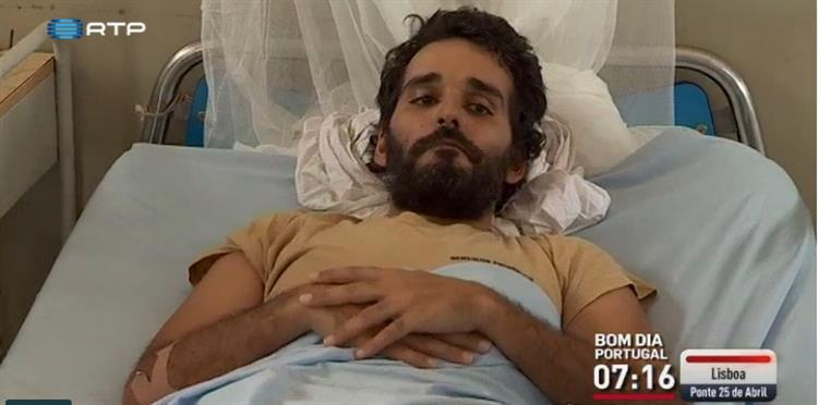 Luaty Beirão mantém greve de fome após 30 dias. Família não o consegue demover