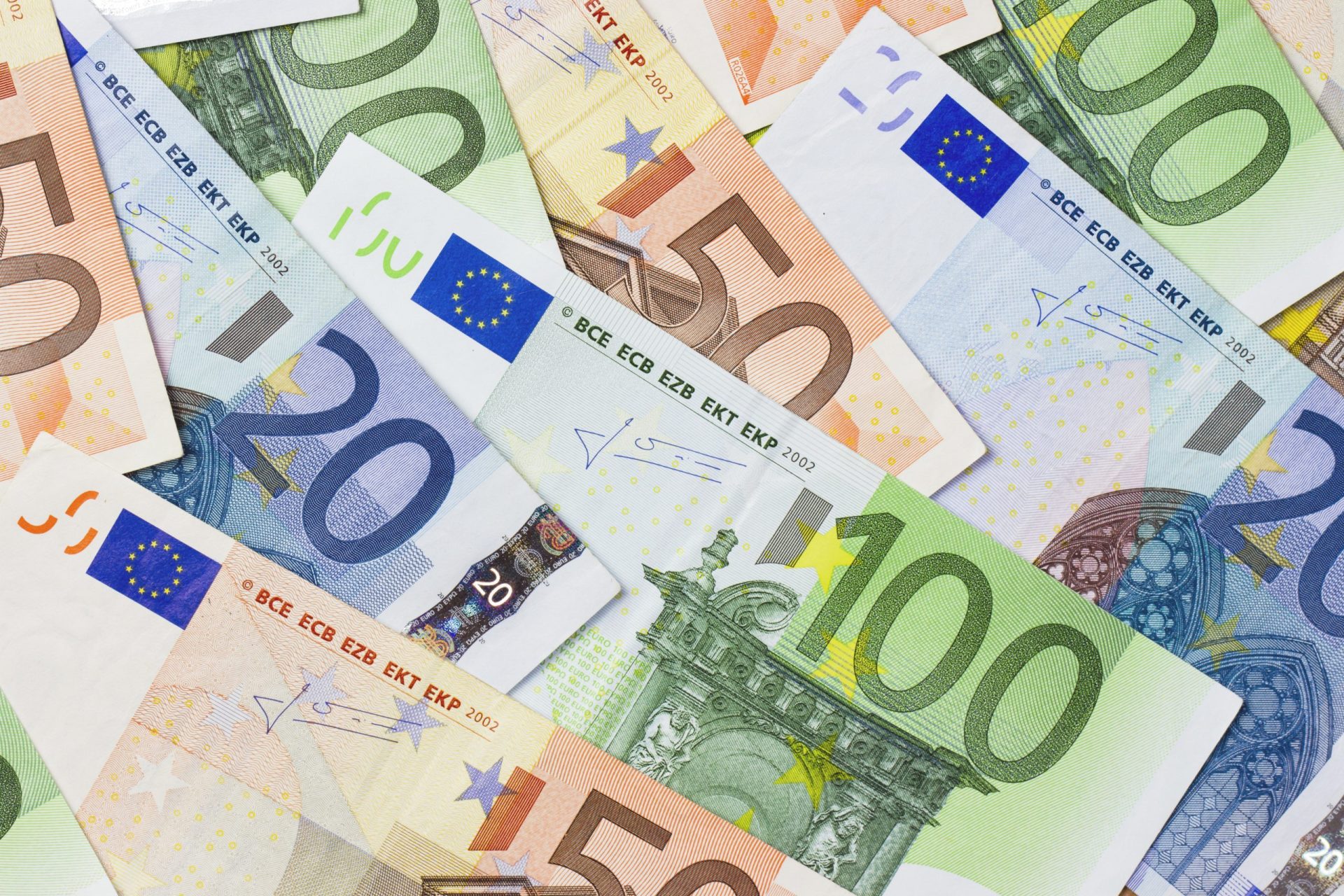 Portugal regressa ao mercado e espera colocar até 1.250 milhões de euros