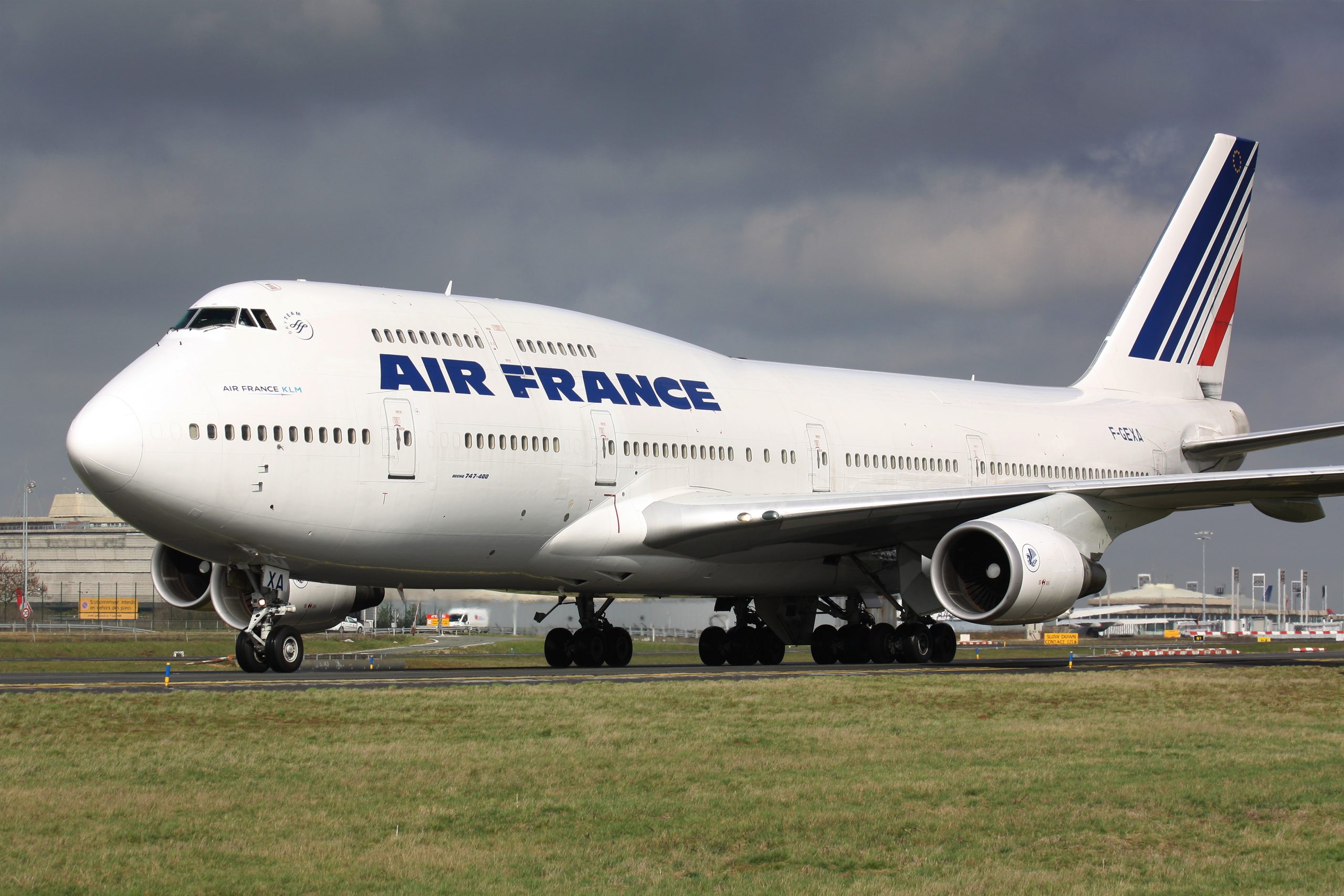 Grupo Air France-KLM pode suprimir 2.900 empregos