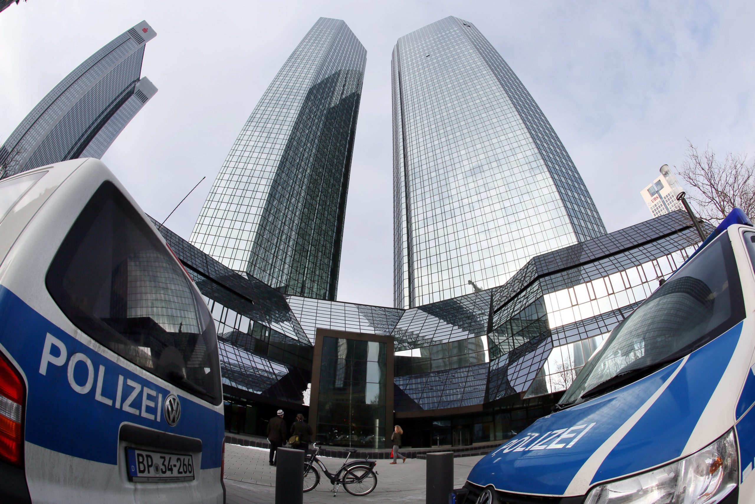 Deutsche Bank abandona 10 países e despede 9 mil pessoas
