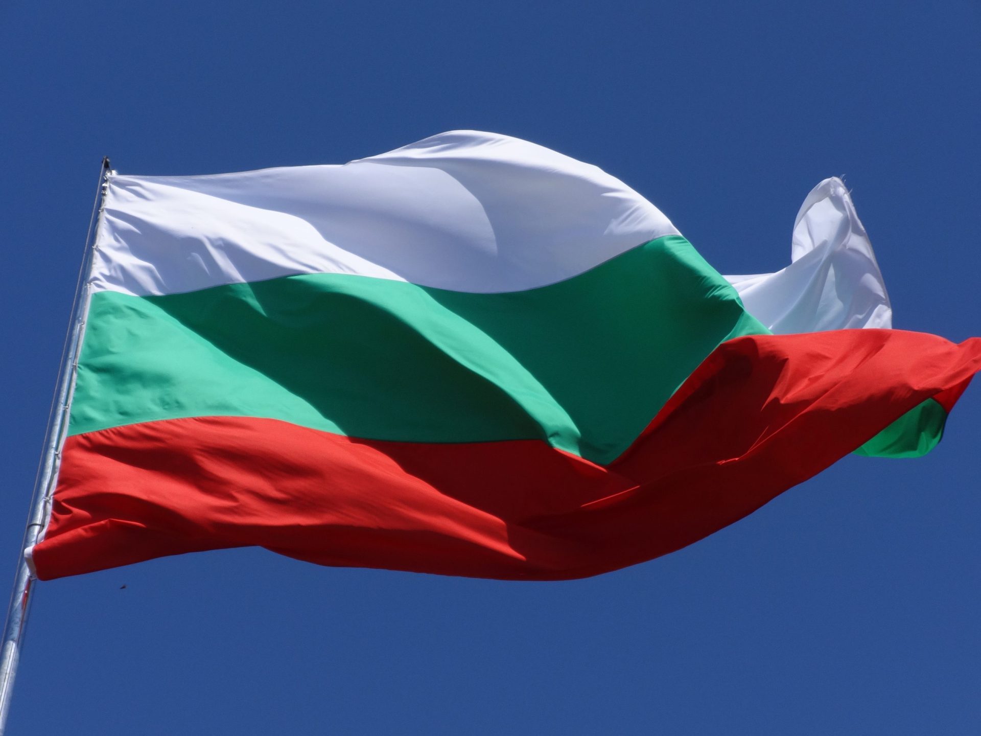 130 migrantes encontrados em contentor frigorífico na Bulgária