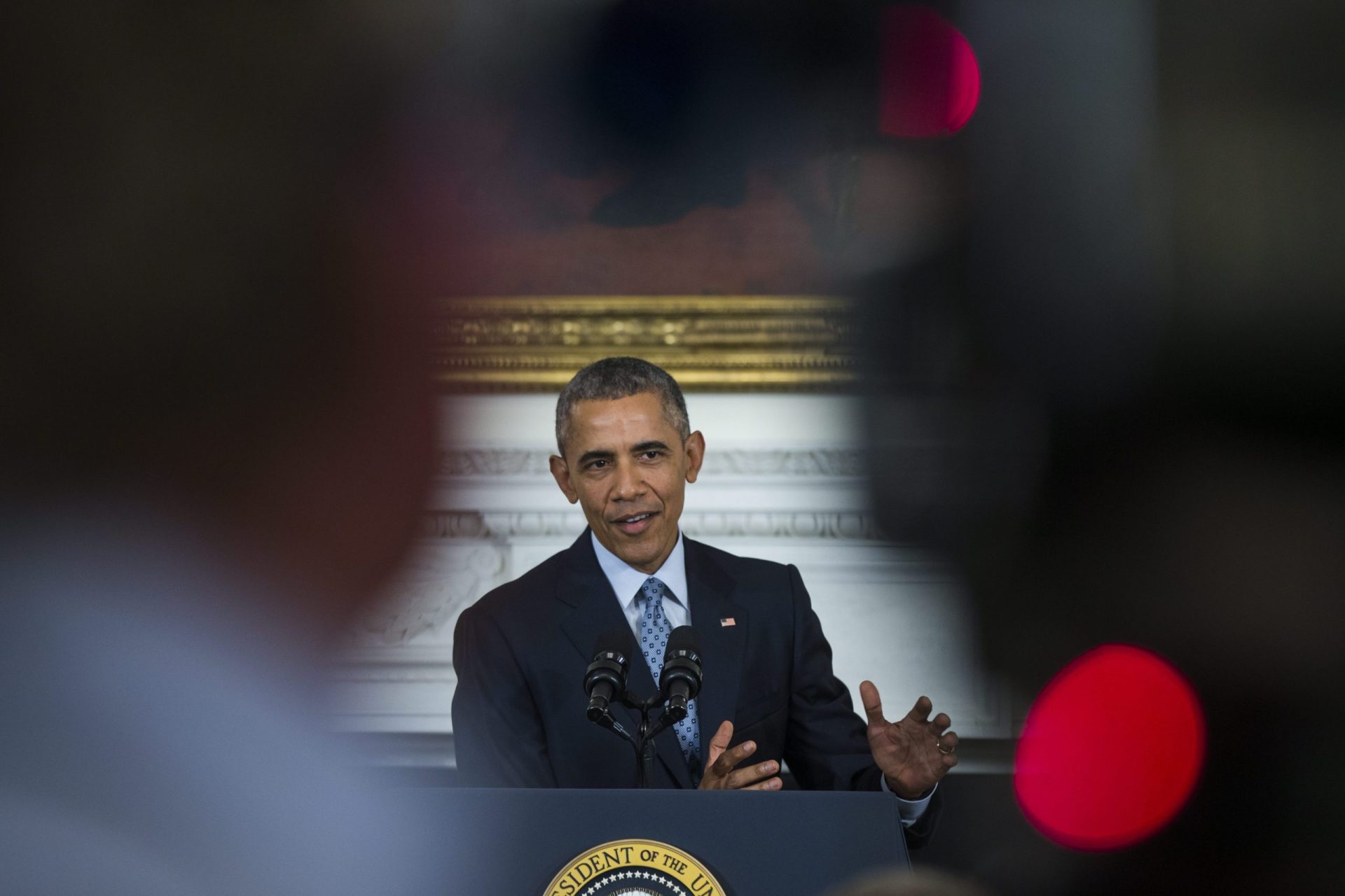 Obama lamenta não conseguir evitar tragédias com armas