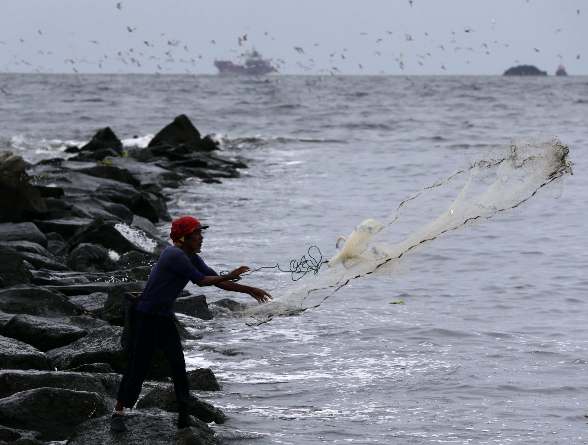 Filipinas: Tufão faz desaparecer 121 pescadores