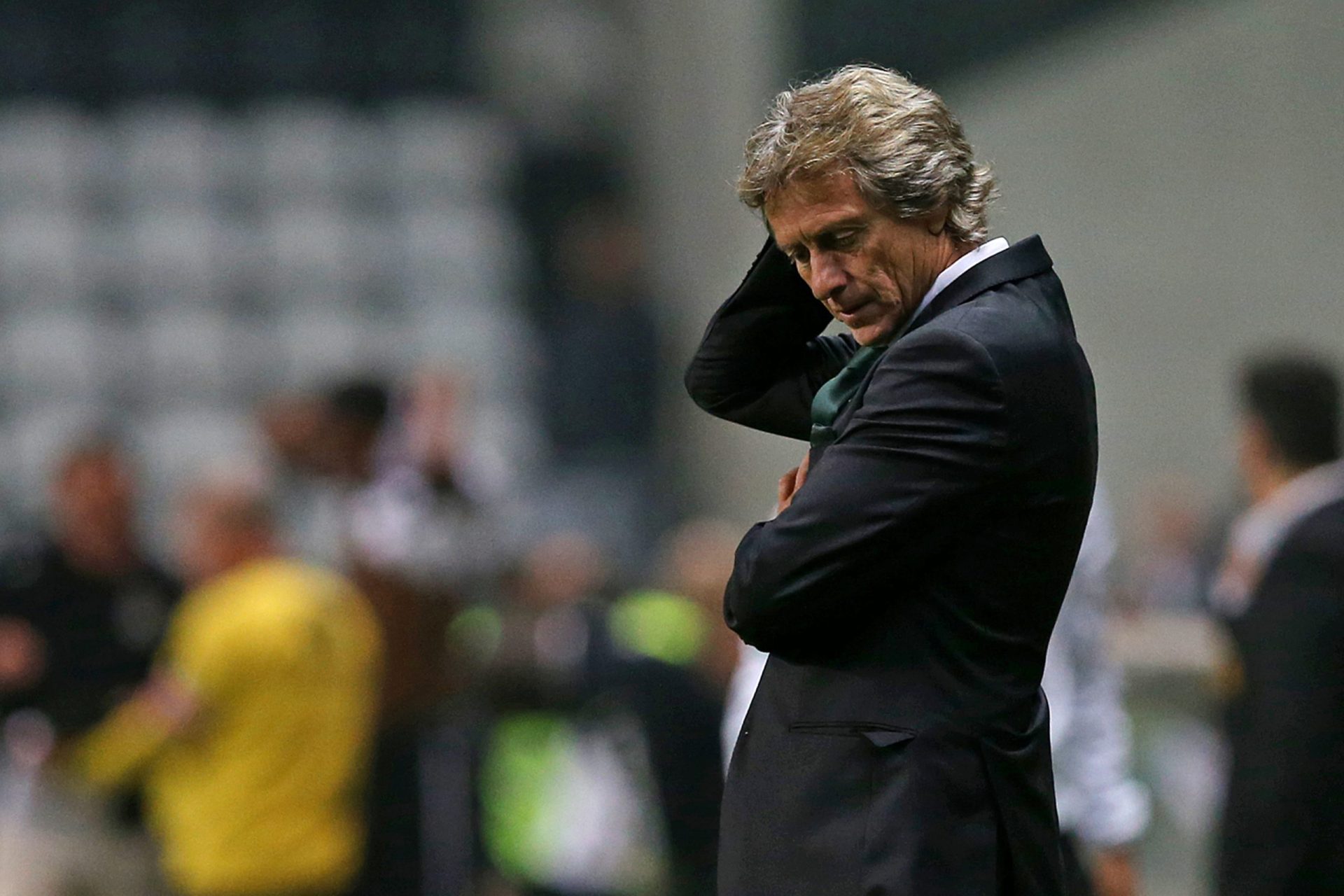 Uma baixa nos convocados de Jorge Jesus