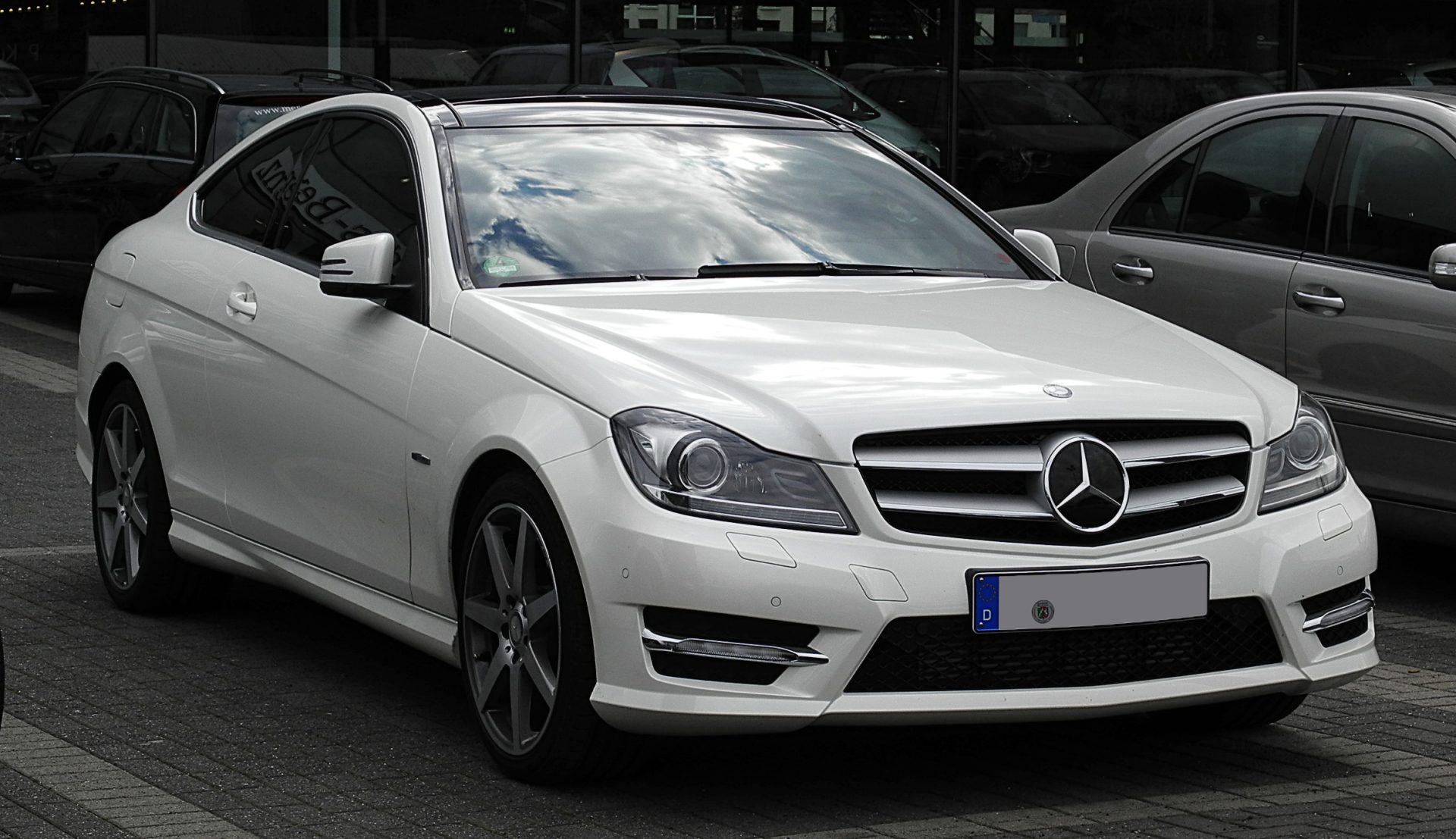 Mercedes-Benz bate recorde de vendas e lidera mercado &#8216;premium&#8217; em Portugal