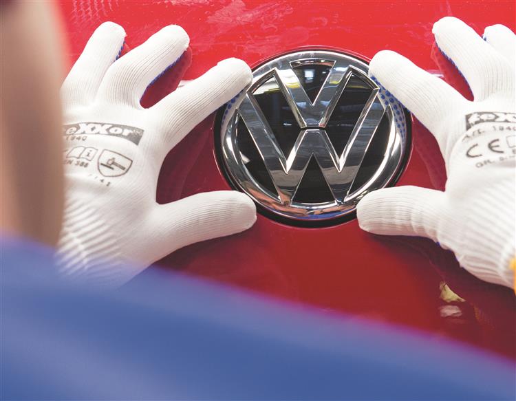 Condutora alemã exige à Volkswagen devolução do dinheiro do seu carro
