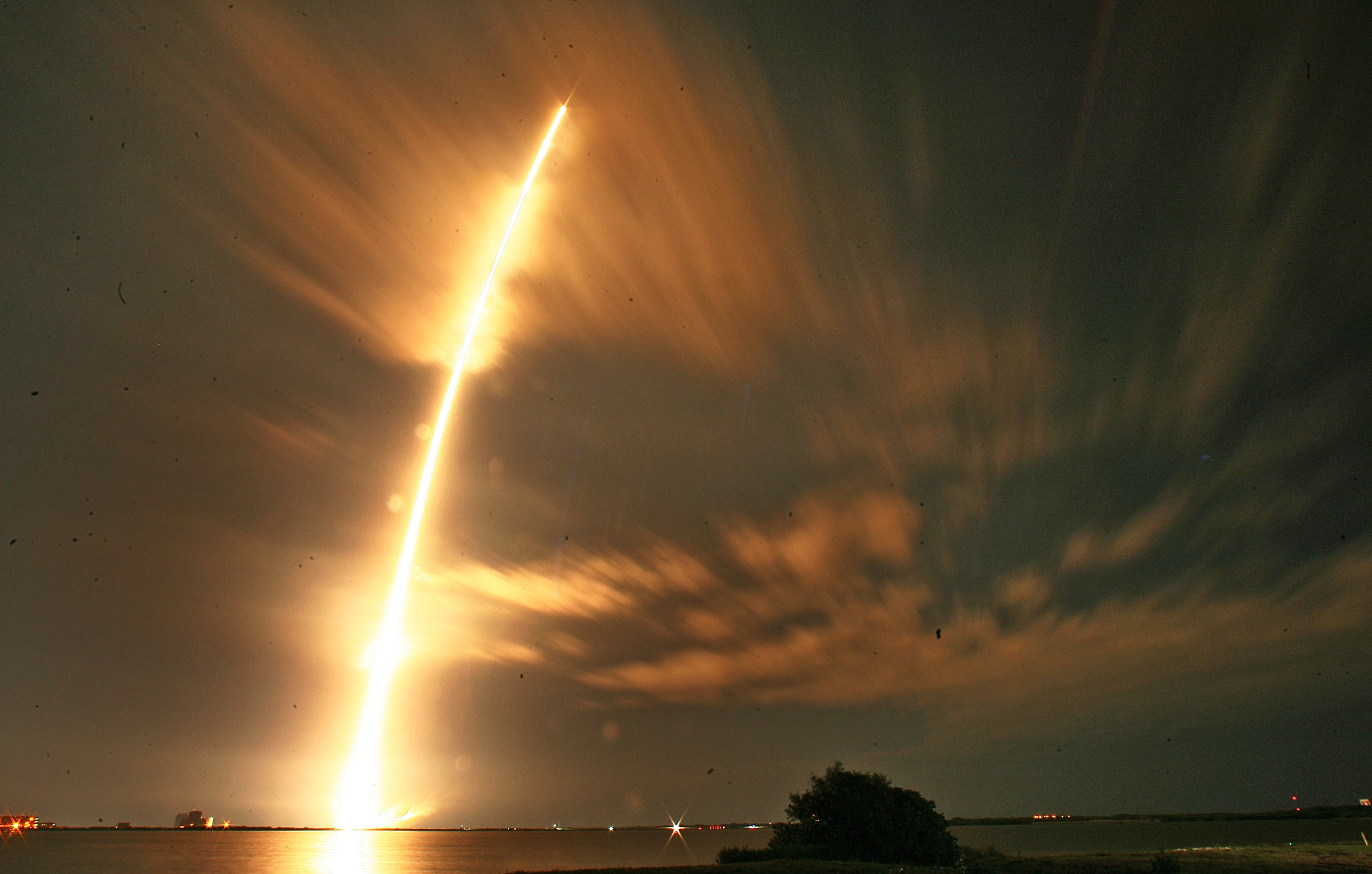 SpaceX falha aterragem de foguetão em plataforma no Atlântico
