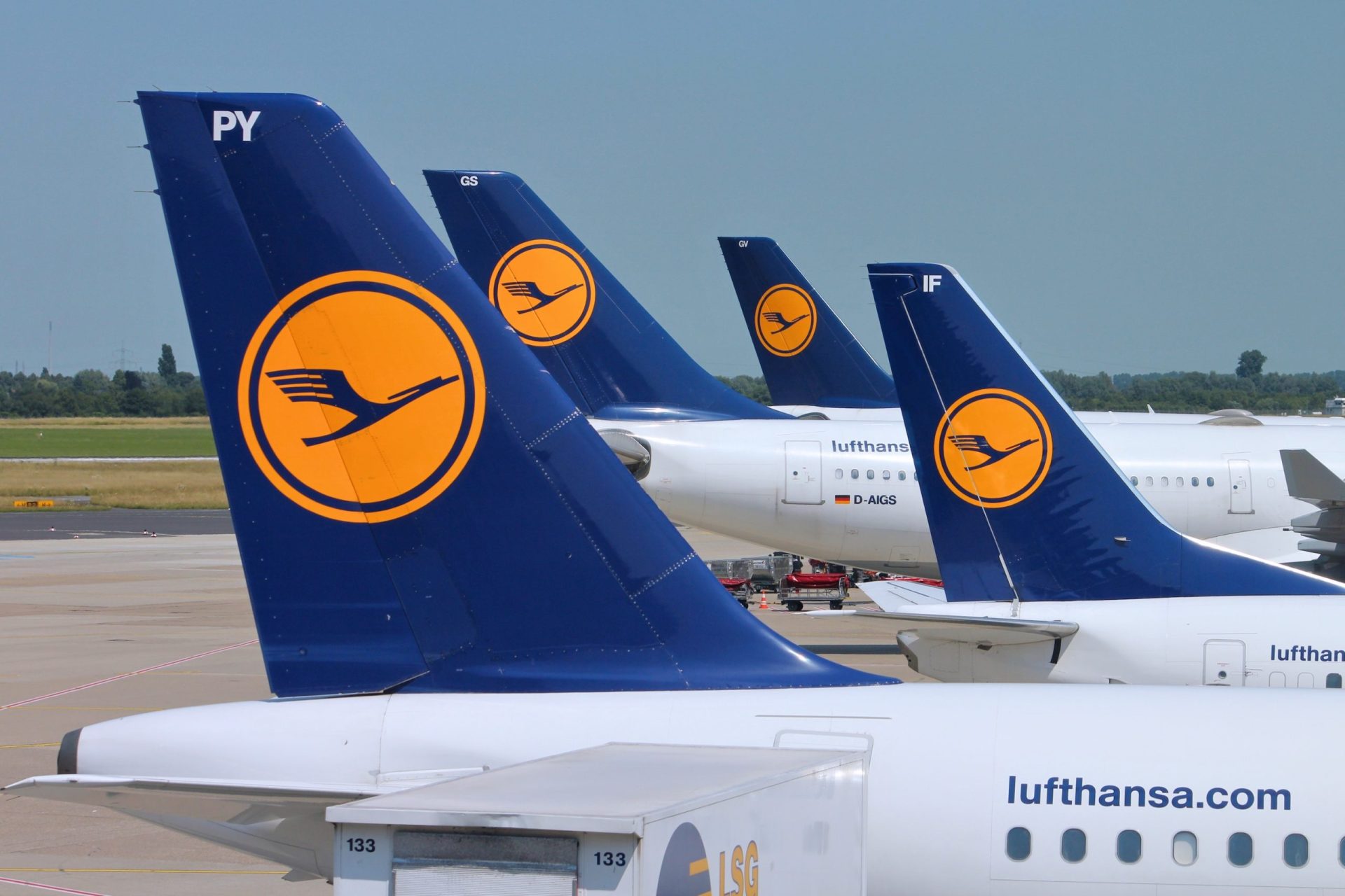 Cinco voos da Lufthansa cancelados em Portugal devido à greve