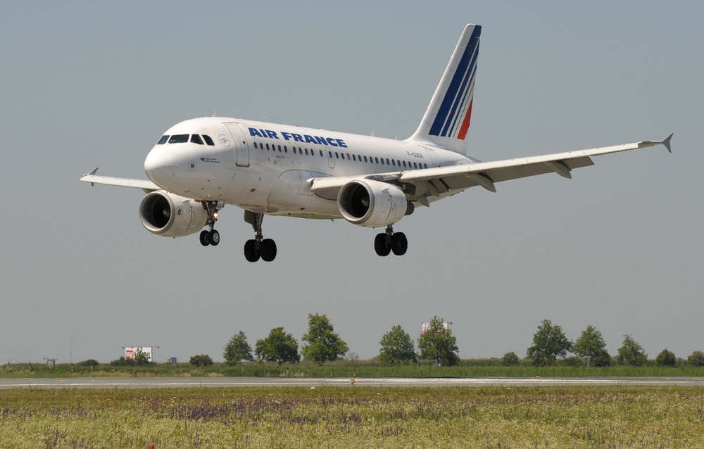 Avião da Air France evacuado após ameaça terrorista