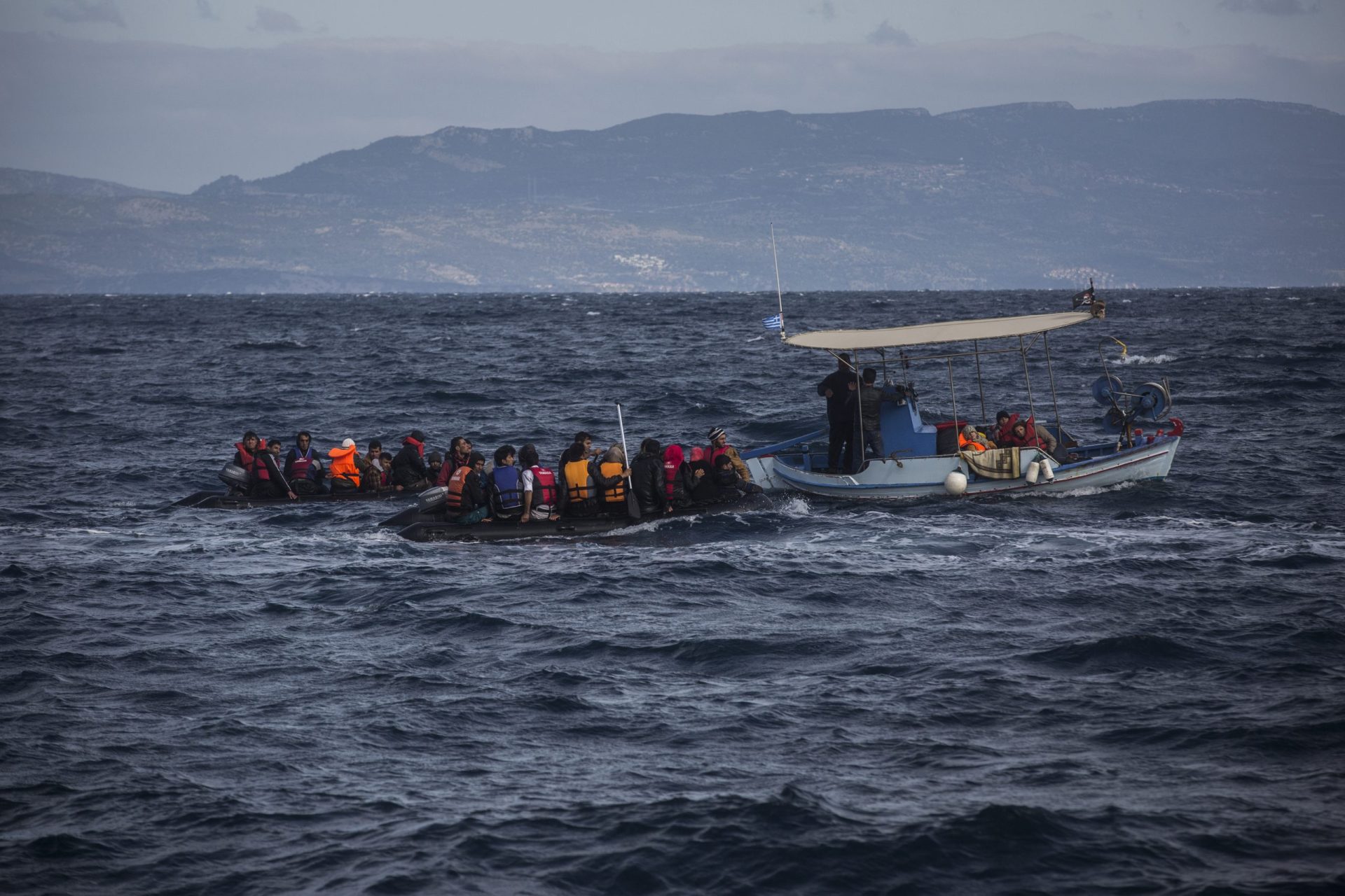 Polícia Marítima resgatou 63 migrantes junto à ilha de Lesbos
