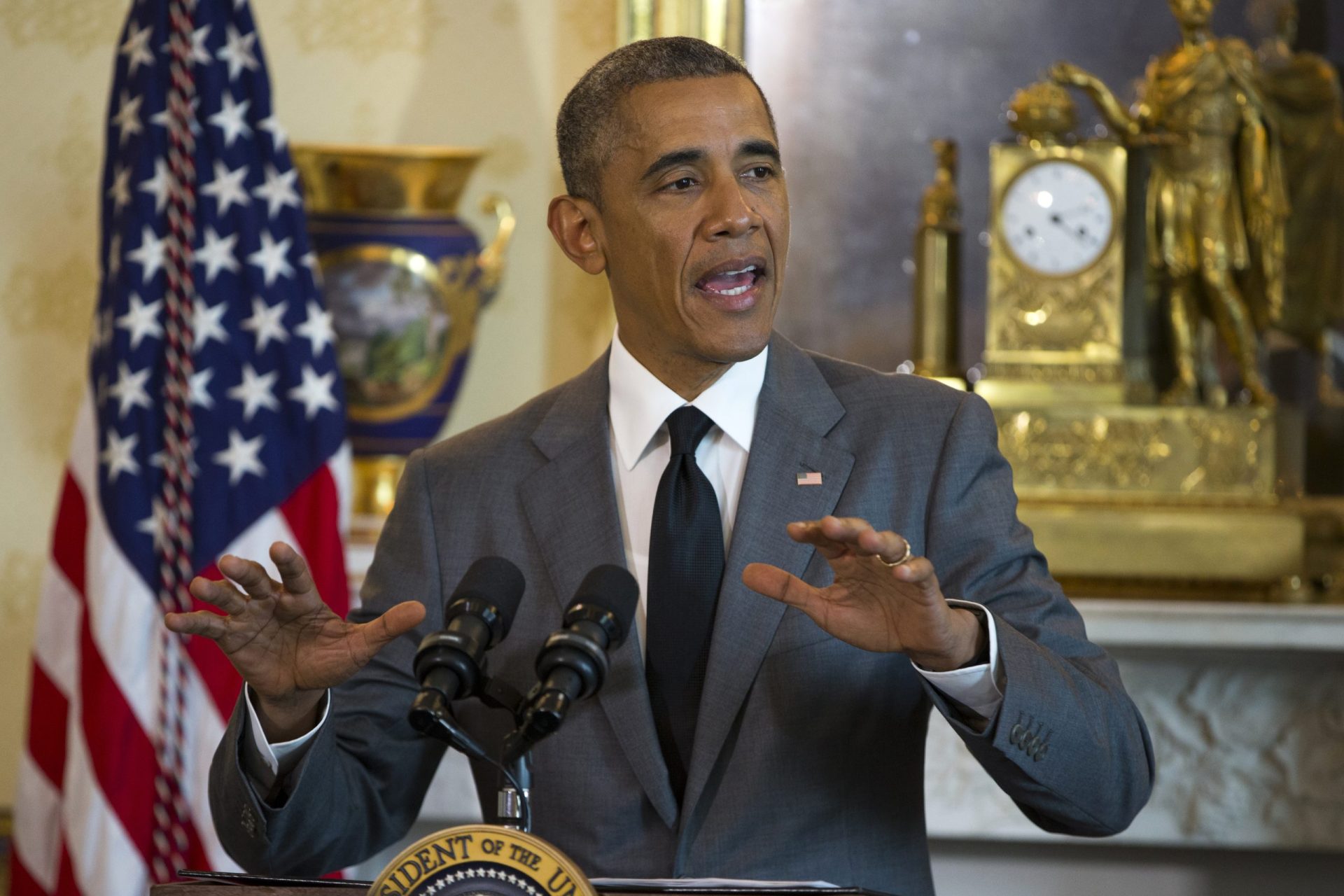 Foto de Obama no chão da Casa Branca deixou a Internet ‘de boca aberta’