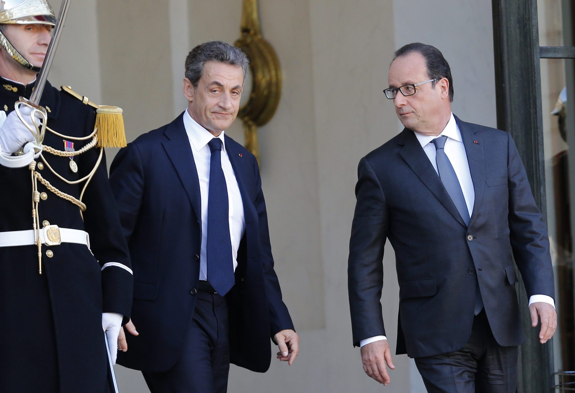 Sarkozy pede &#8216;modificações drásticas&#8217; na política de segurança