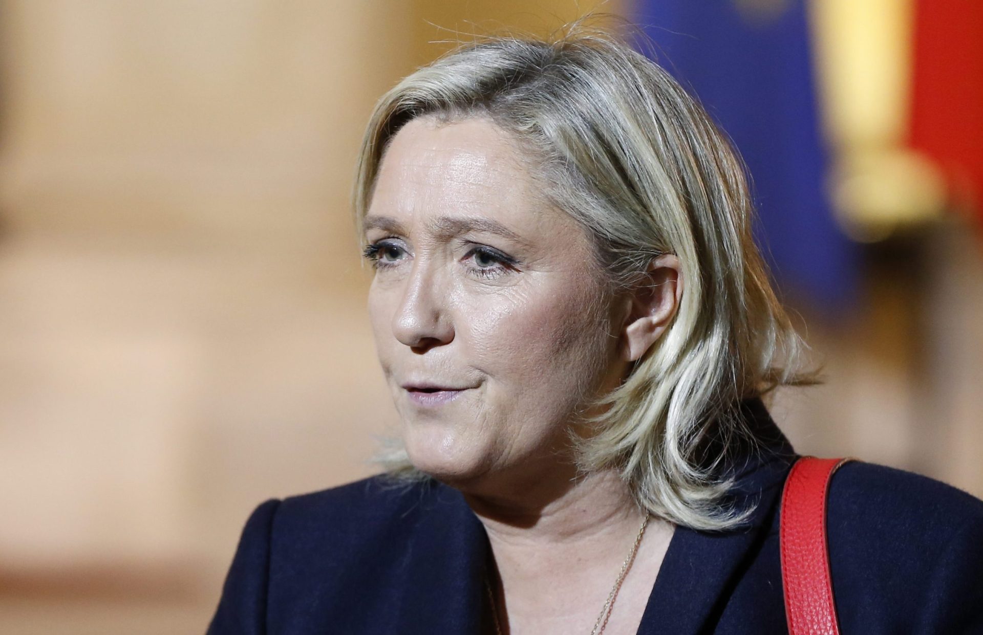 Le Pen exige que França deixe imediatamente de acolher imigrantes