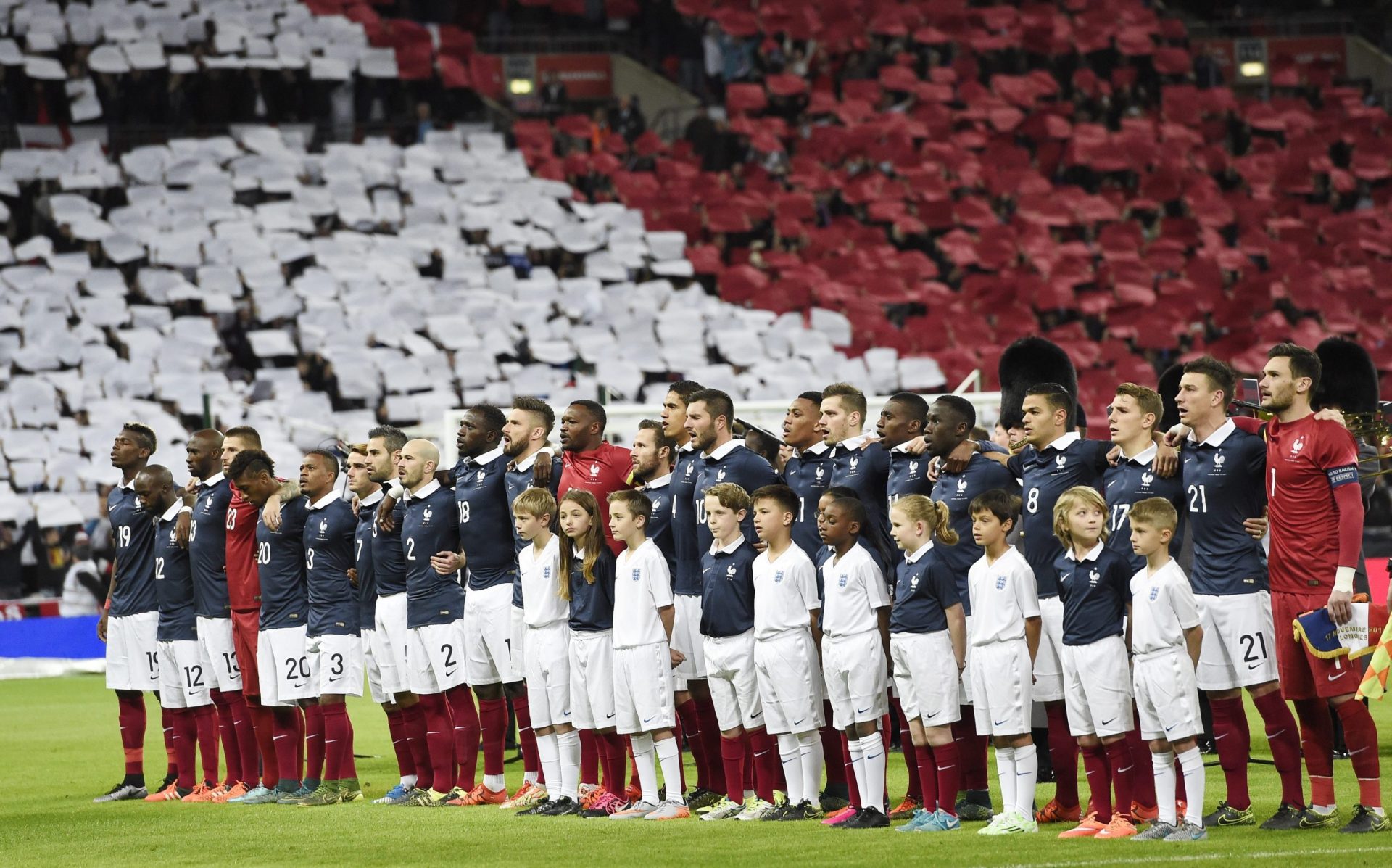 Hino francês cantado em Wembley a uma só voz [Vídeo]