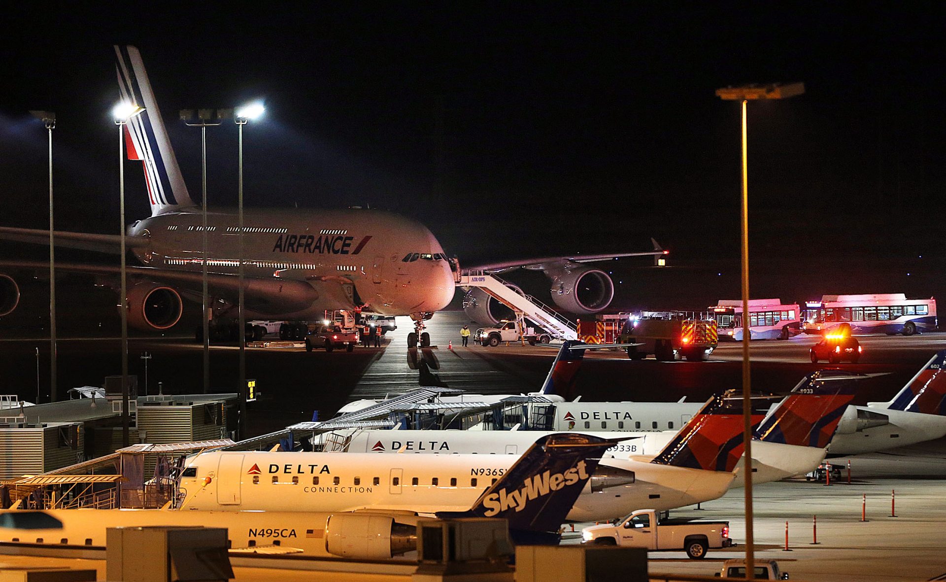 Dois voos da Air France com destino a Paris desviados por ameaças de bomba