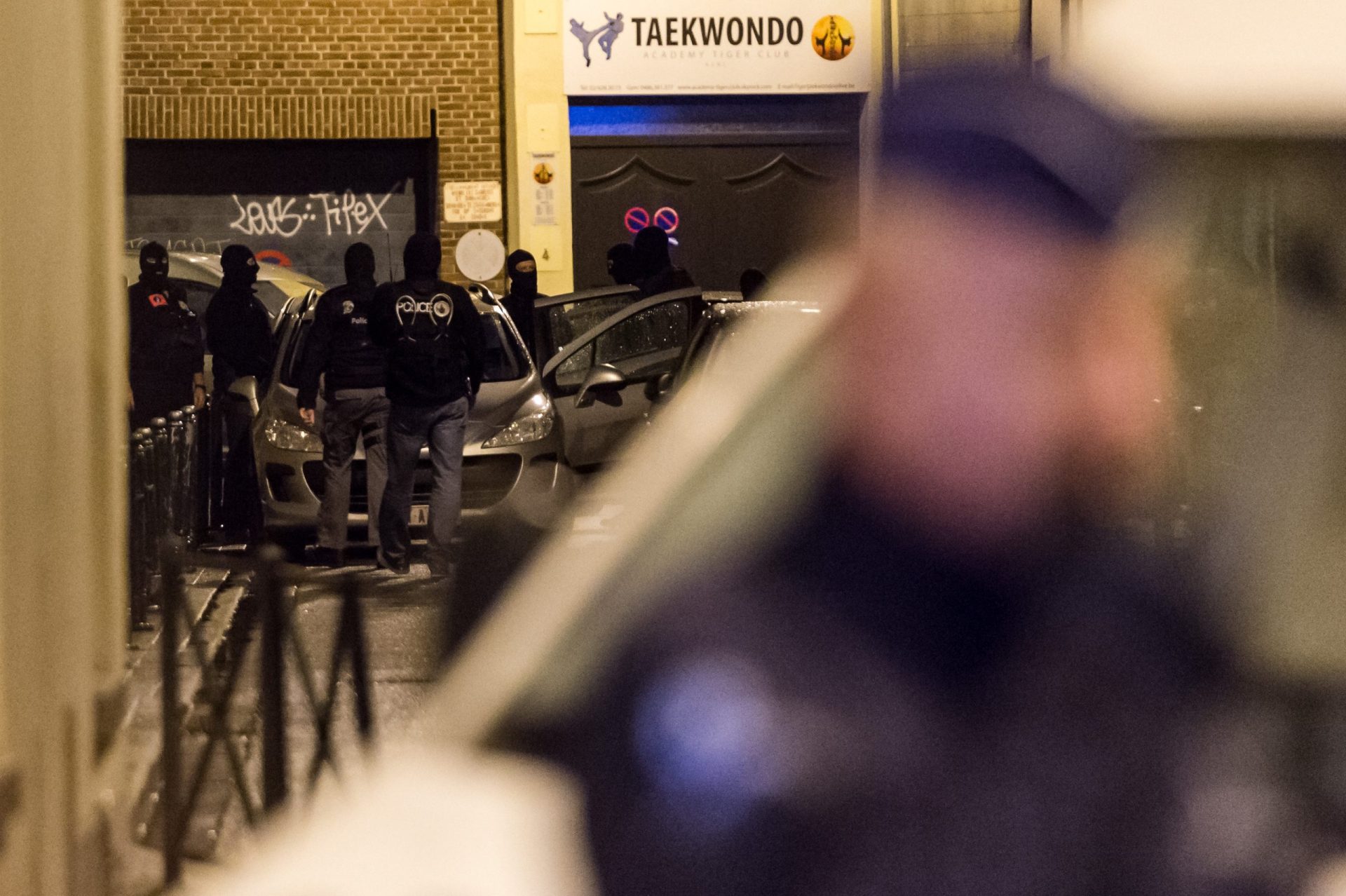 Atentados: Polícia belga conduz novas buscas em vários pontos de Bruxelas