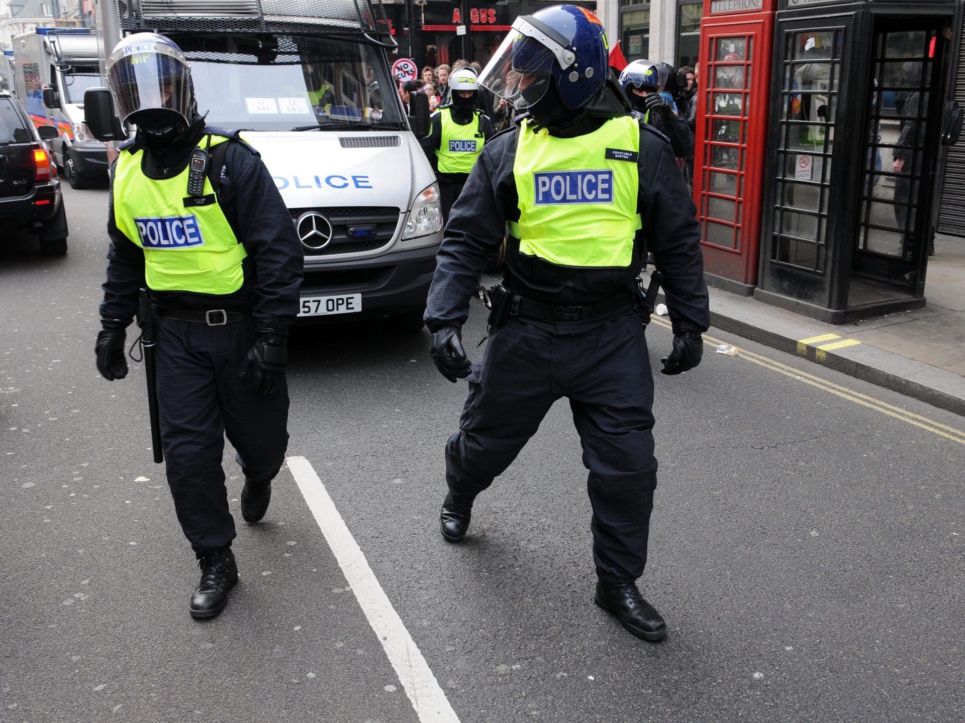 Polícia de Londres destruiu veículo suspeito em Baker Street