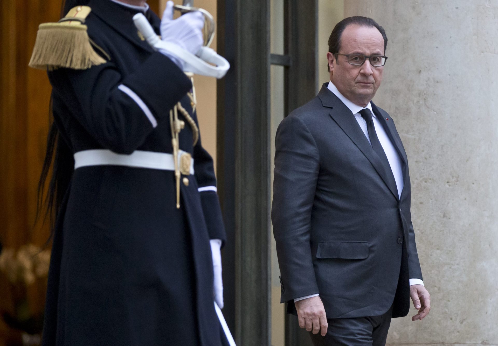 Hollande analisa com Obama ofensiva contra EI