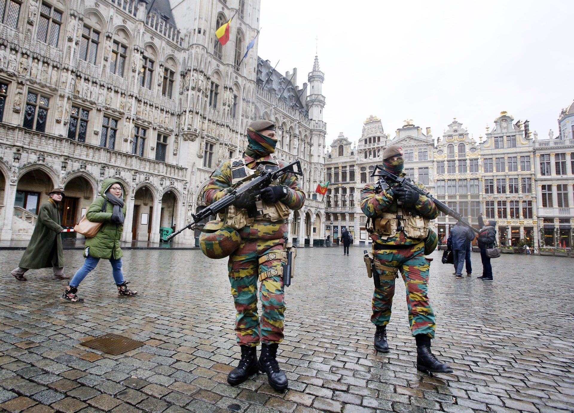 Governo belga mobiliza mais 500 polícias para escolas e metro de Bruxelas