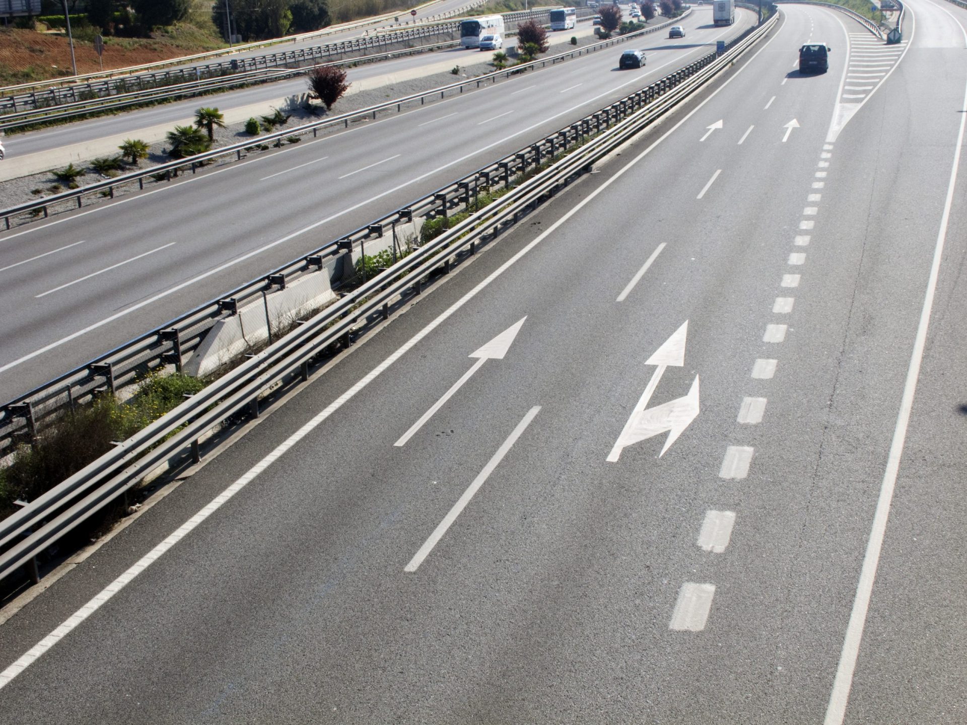 Trânsito na A1 condicionado até segunda-feira