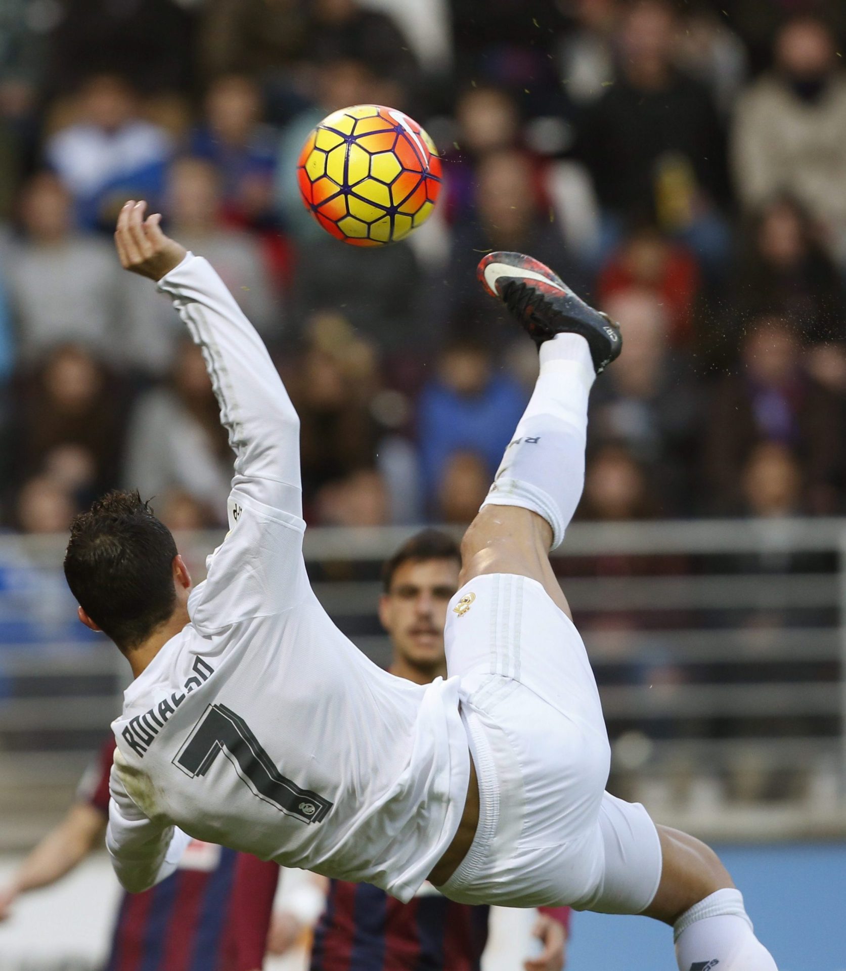 Real Madrid volta aos triunfos e Ronaldo aos golos