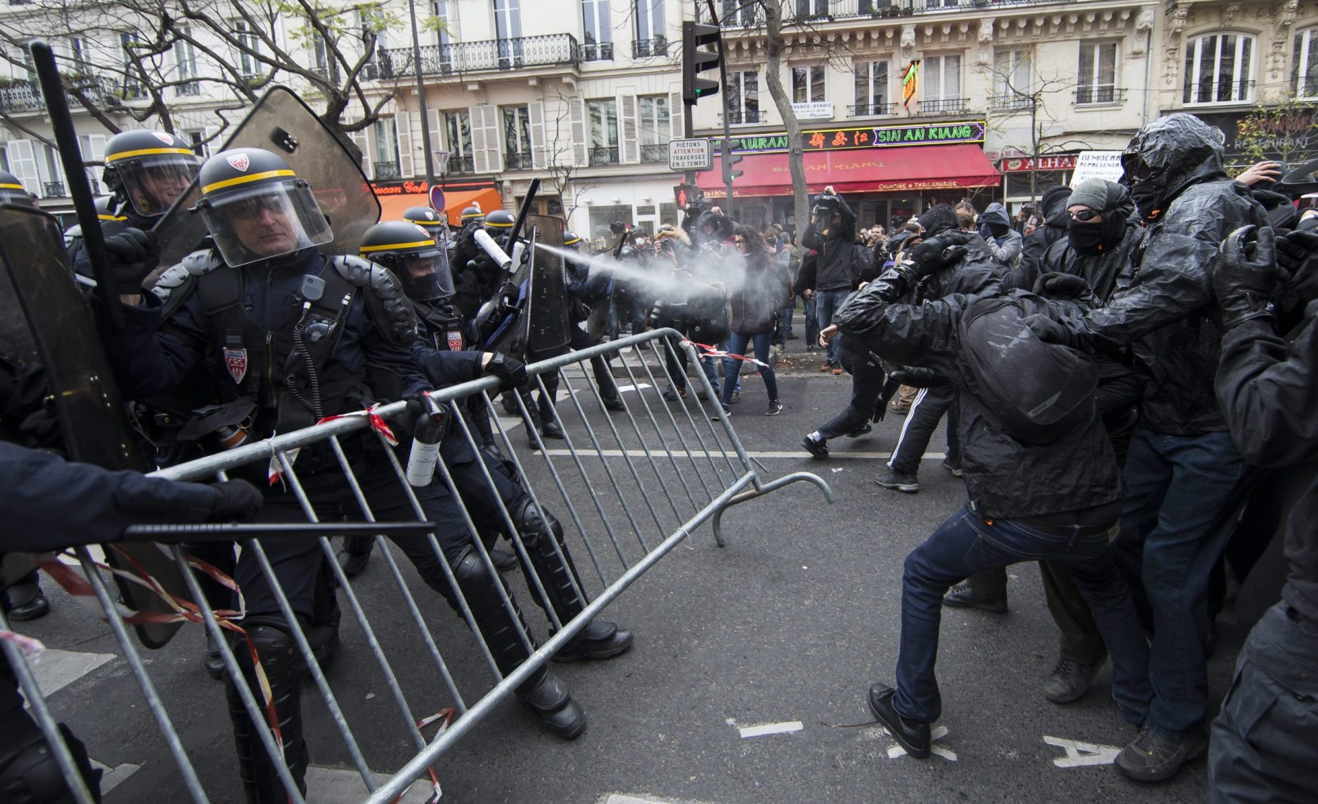 Polícia francesa deteve 208 pessoas nos incidentes de hoje em Paris